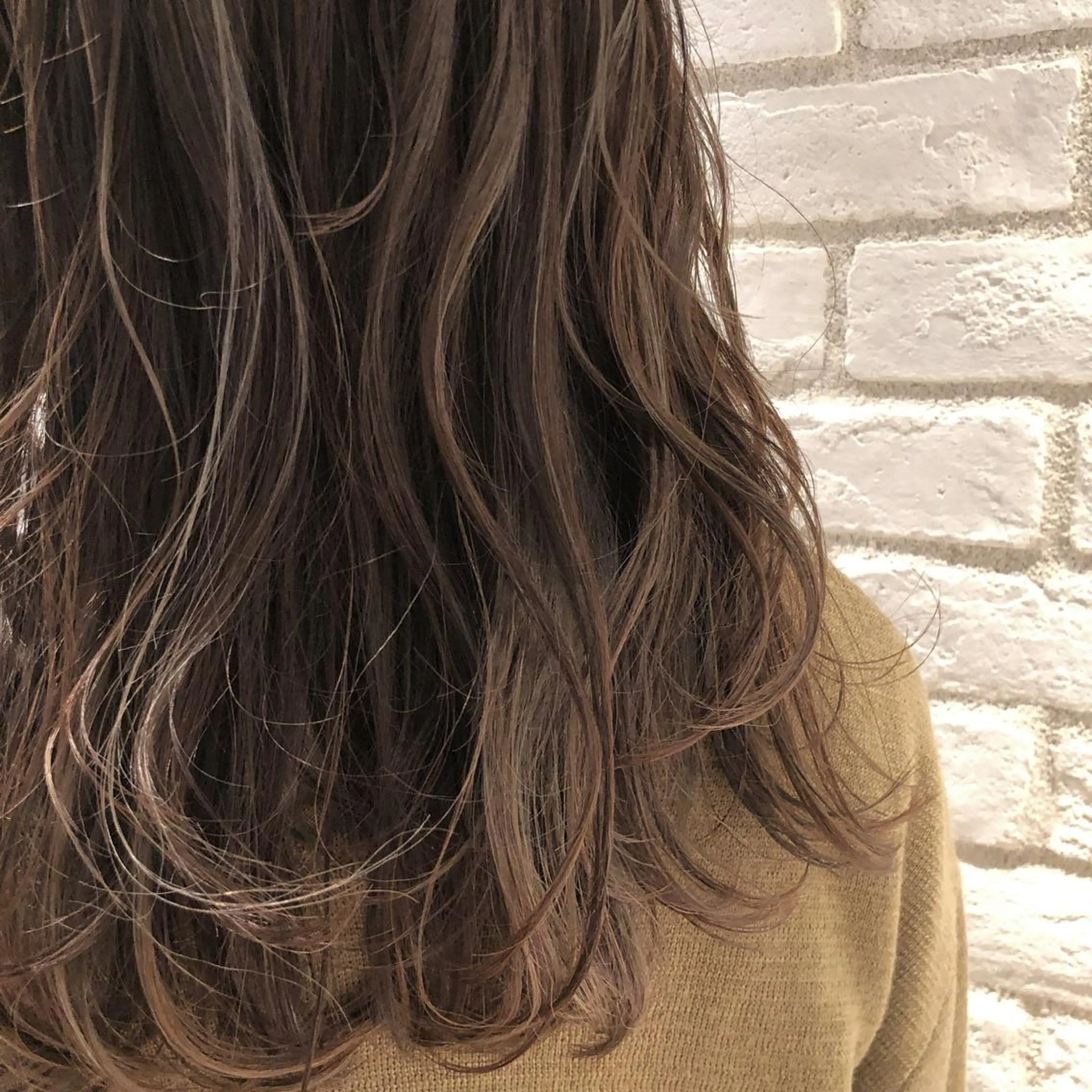 セミロング カラー ベージュカラー ハイライトカラー ハイライト 艶レイヤー/艶髪矯正 /ケラトリ/石井のヘアスタイル