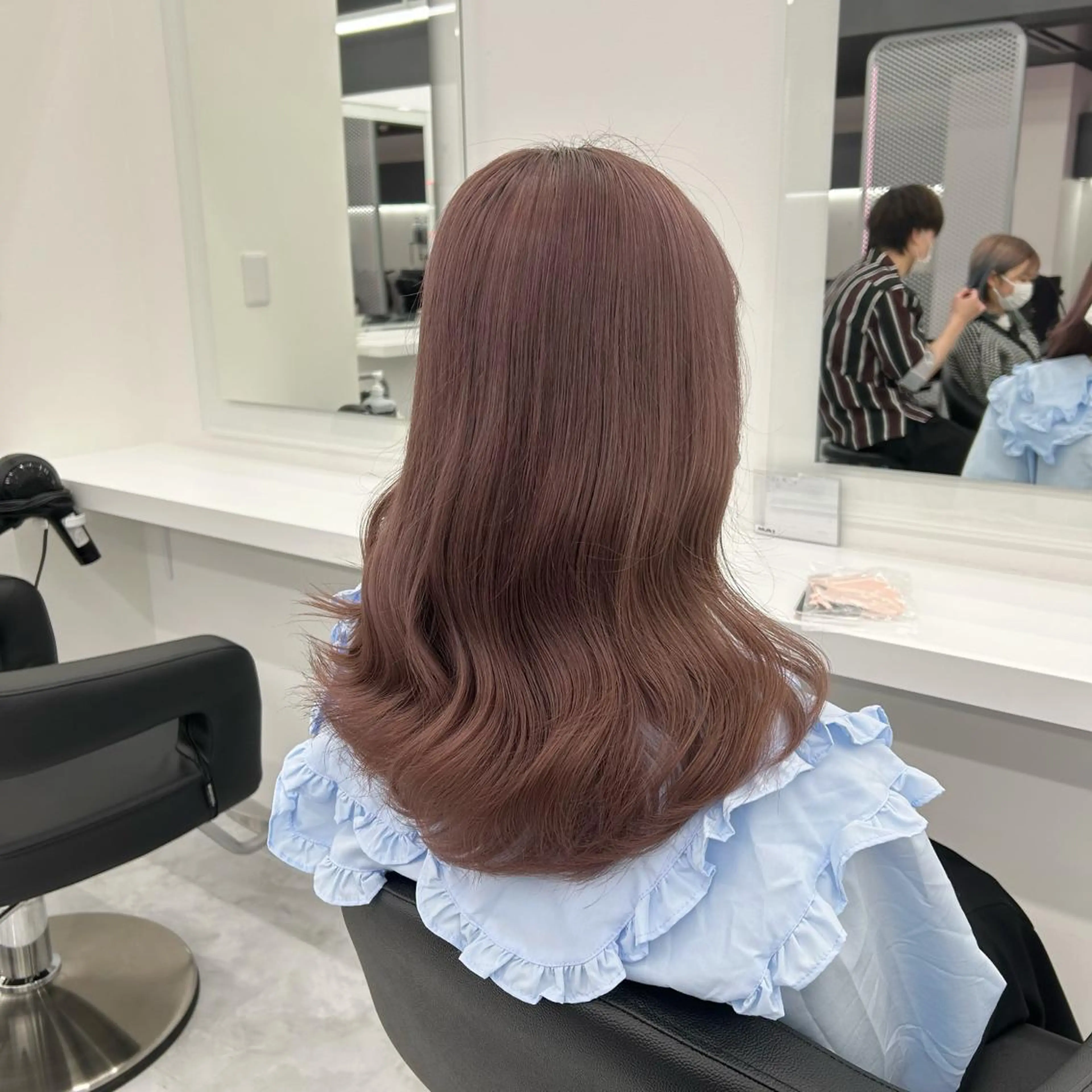 セミロング カラー ヘアアレンジ ヘアカラー トリートメント mai🍑暖色カラー /レイヤー💖のヘアスタイル