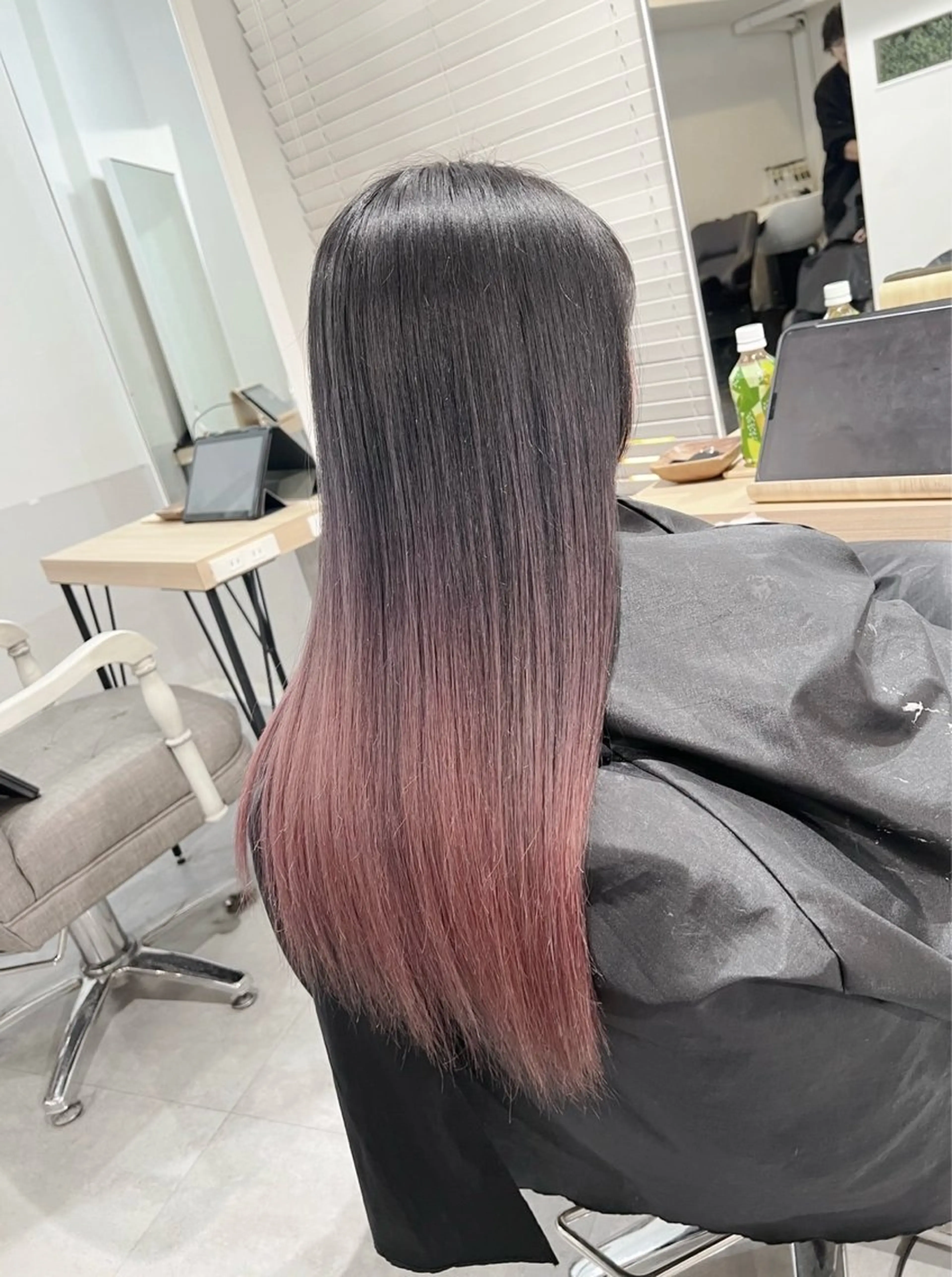 ロング カラー バレイヤージュ ベージュカラー ピンクカラー ピンクベージュ レイヤーカット ヘアカラー トリートメント 指名数No.1 /NAOYAのヘアスタイル