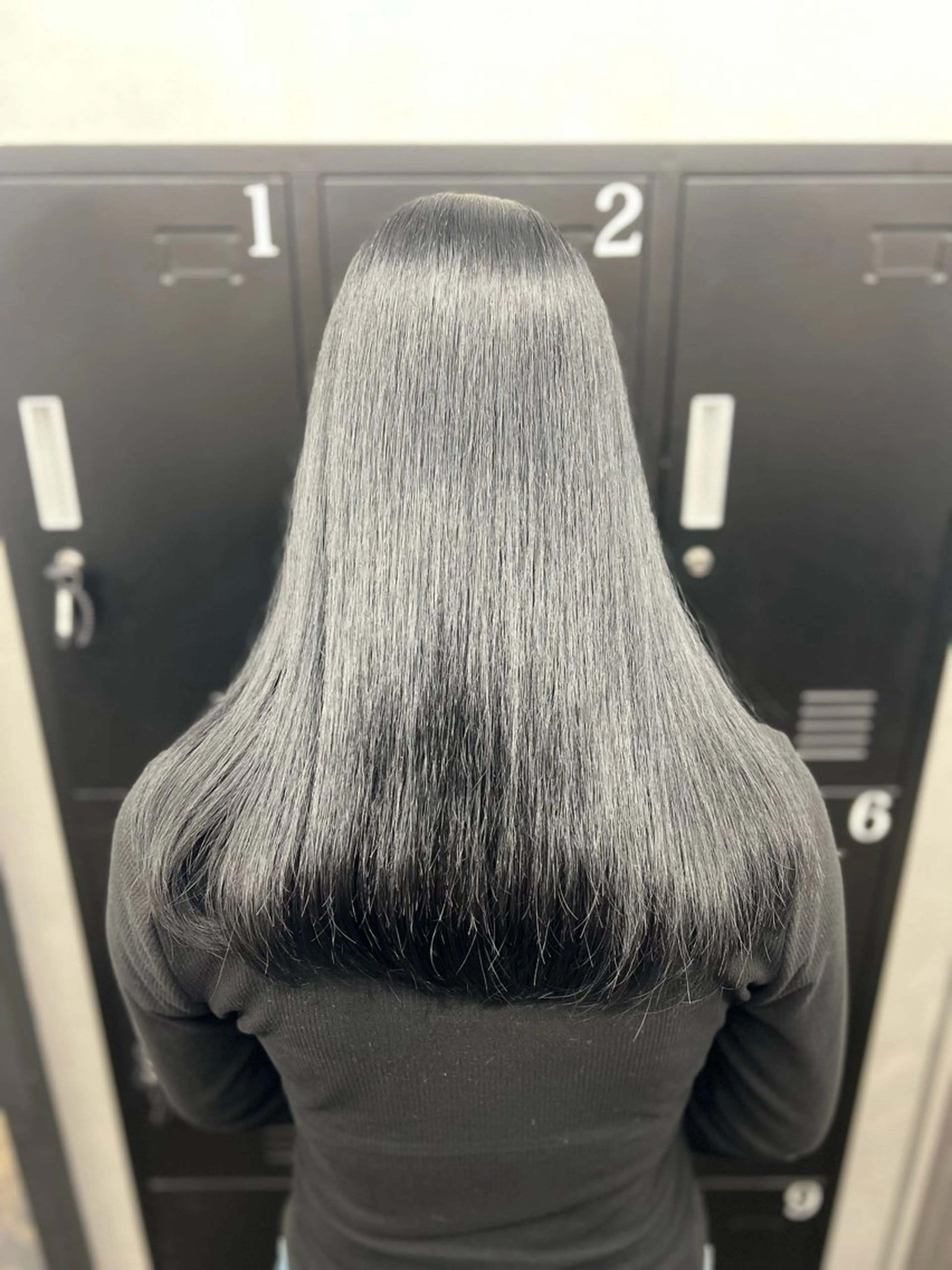 ロング カラー ブリーチ ダークグレー カット ヘアカラー ADLLA.アドラ所属・透明感カラー特化🫧 ADLLA.栗原🦋のヘアスタイル