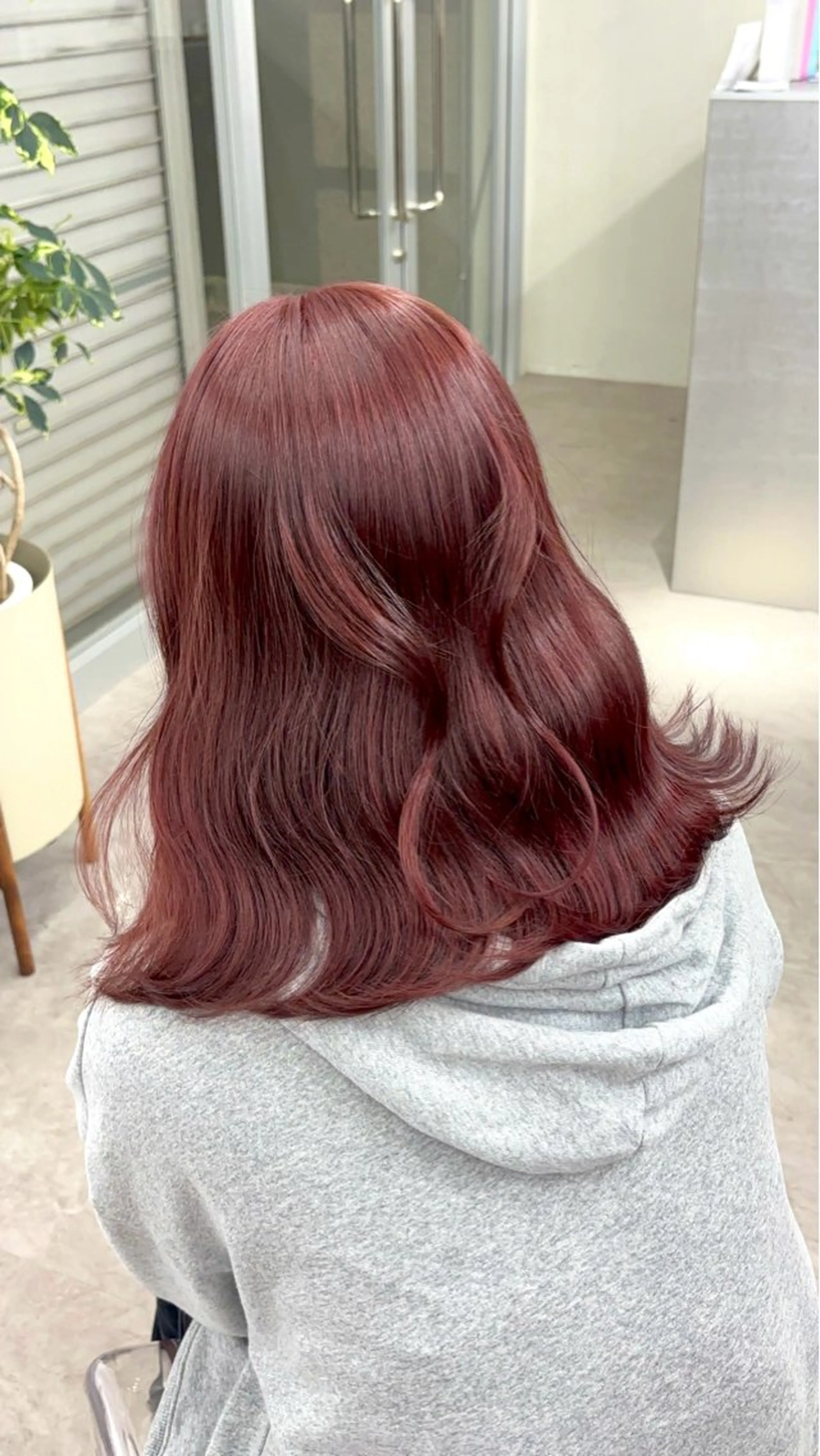 ミディアム 長谷川 日南のヘアスタイル