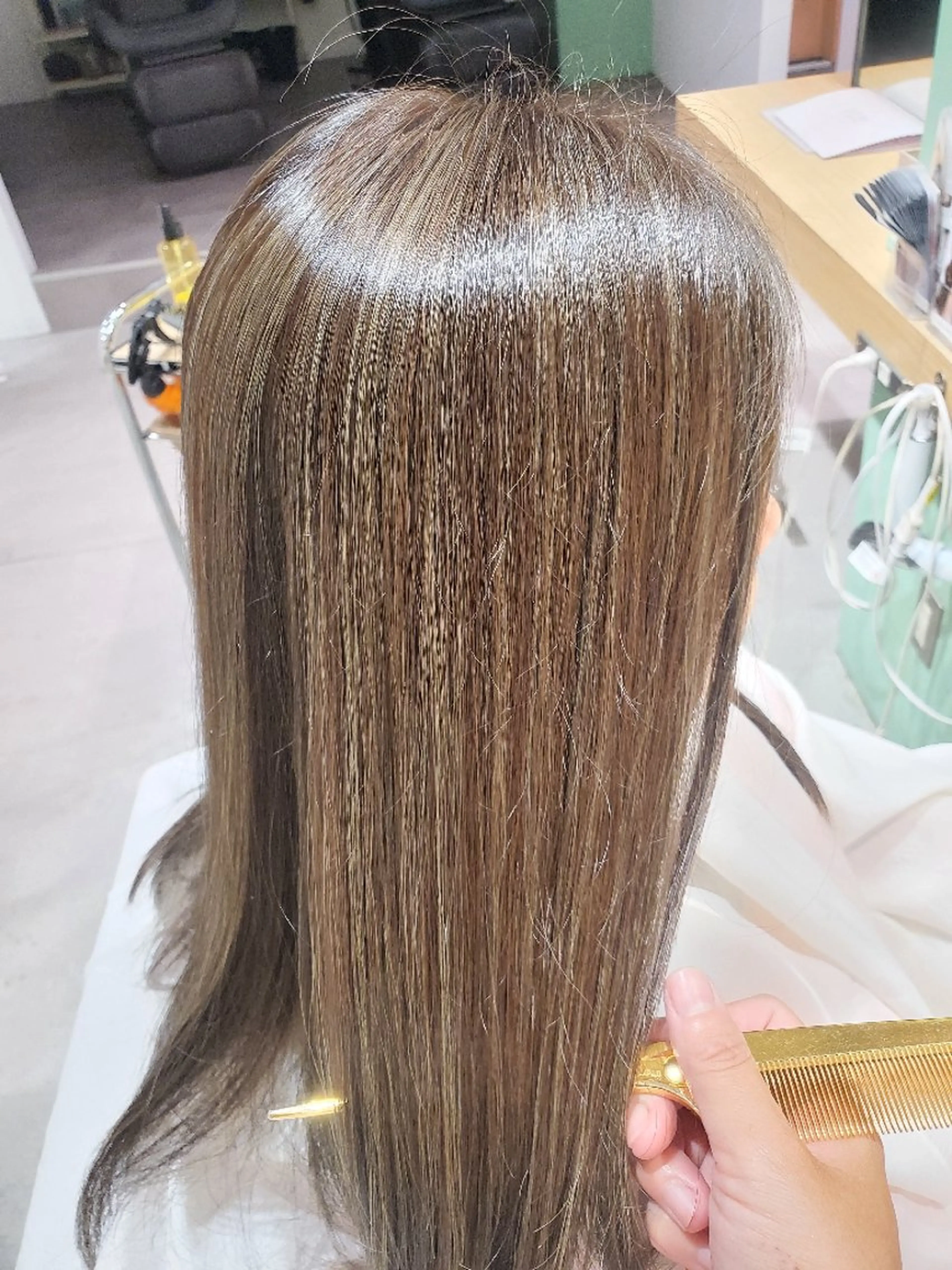 ロング カラー ハイライトカラー ハイライト est calla(エストカラー)浦和美園所属・あさみ ／スパ・ケアニストのヘアスタイル