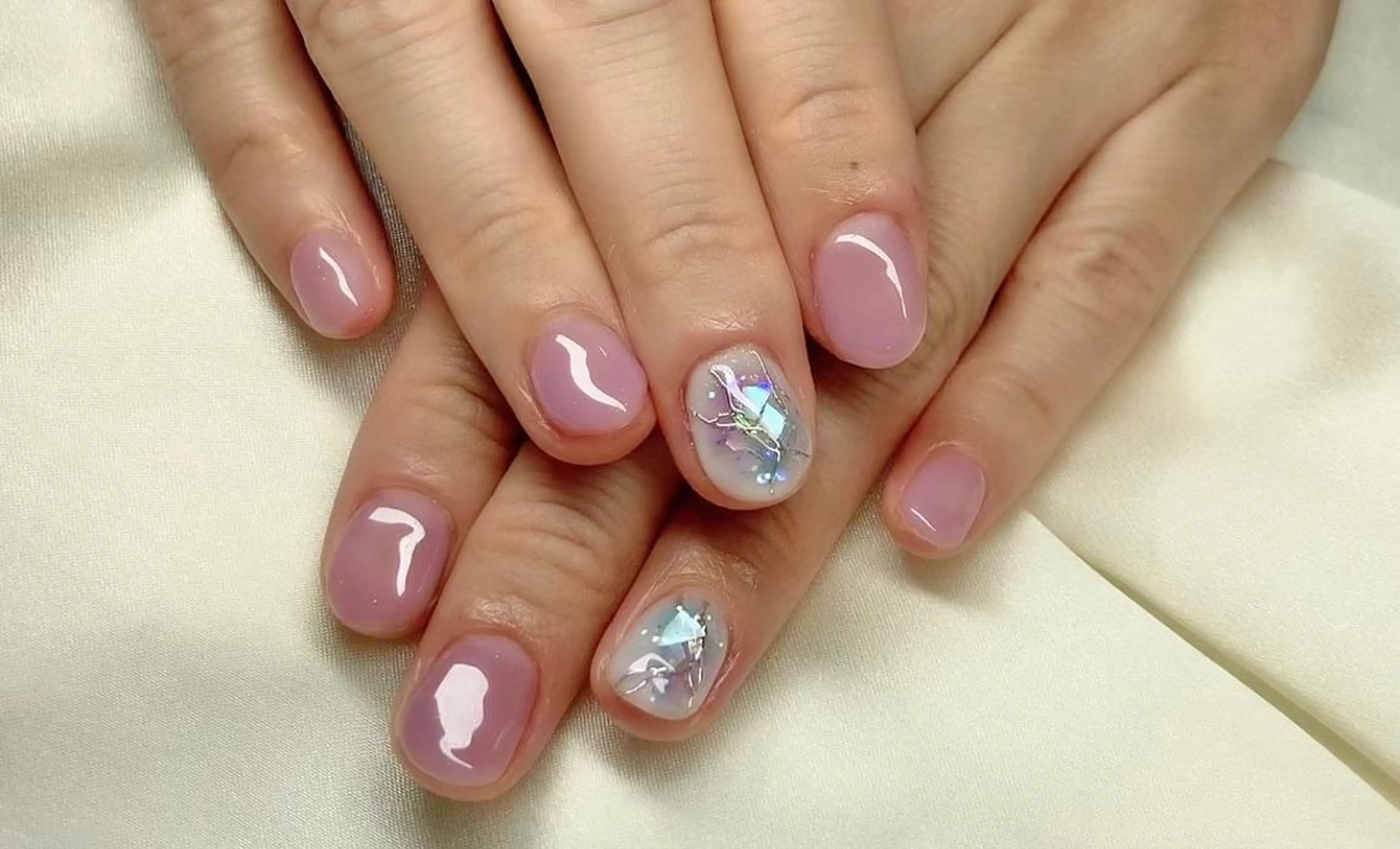 ネイル マツエク・マツパ アイブロウ 韓国風マツエク パリジェンヌラッシュリフト まつげパーマ ワンホンマツエク 長さ出し ハンドネイル Nail&eye Belire 新宿のネイルデザイン