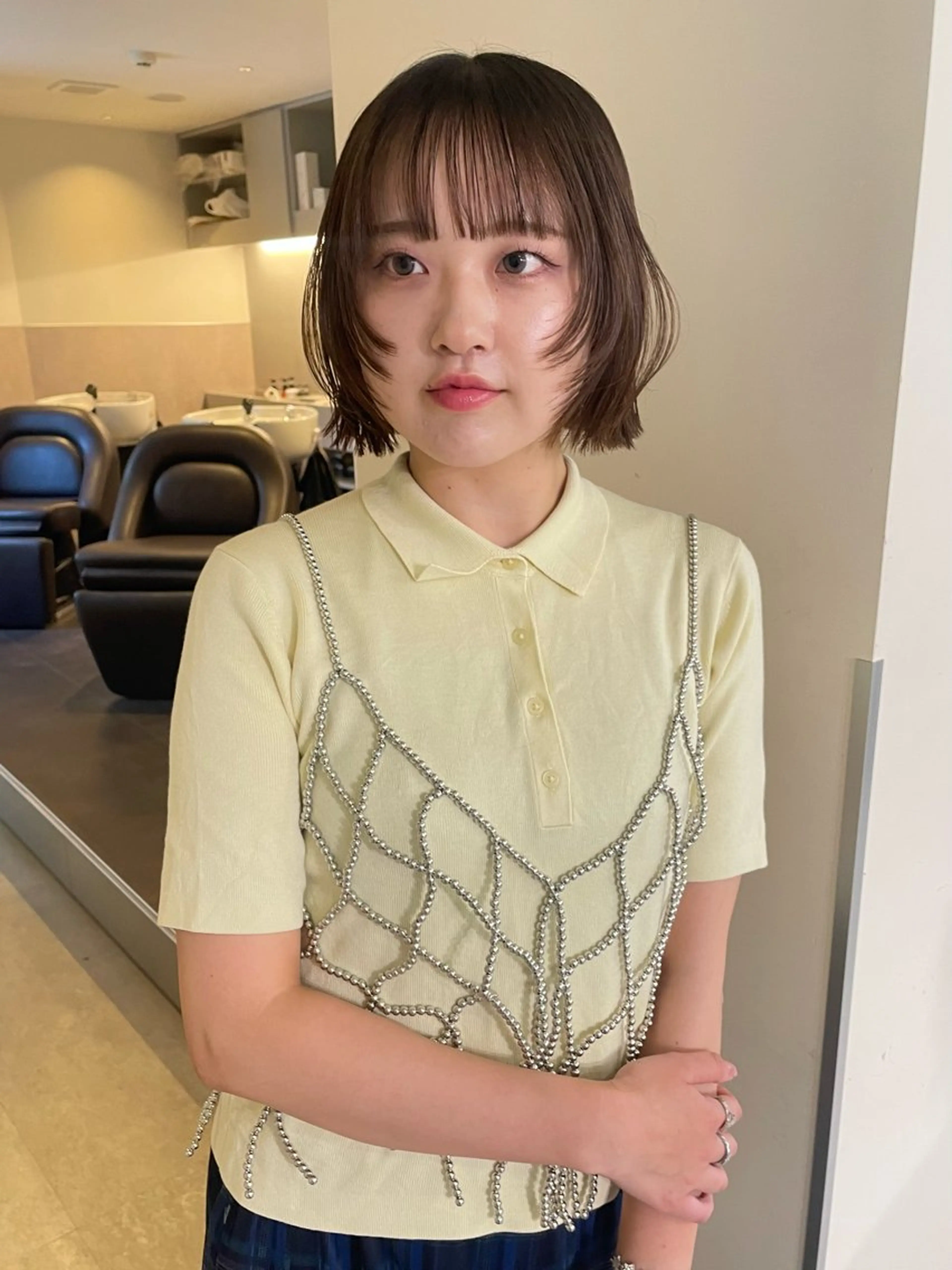 ショート カラー ボブレイヤー ボブ 顔まわりレイヤー レイヤーカット シャギー カット トリートメント MIU/ルーツカラー 顔まわりレイヤーのヘアスタイル