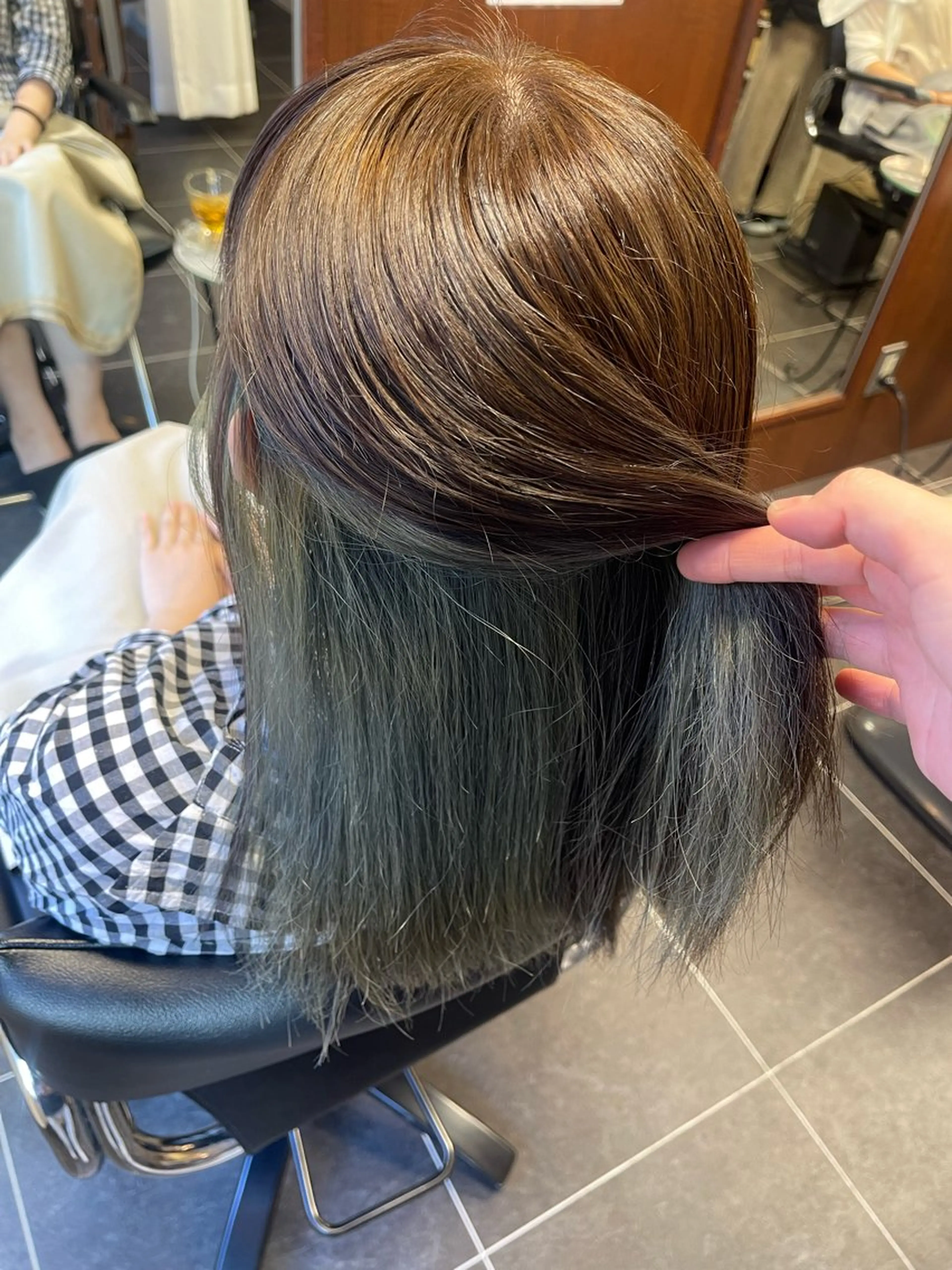 セミロング カラー ブラウンカラー インナーカラー ミント オリーブブラウン モデル様募集中 🐹のヘアスタイル