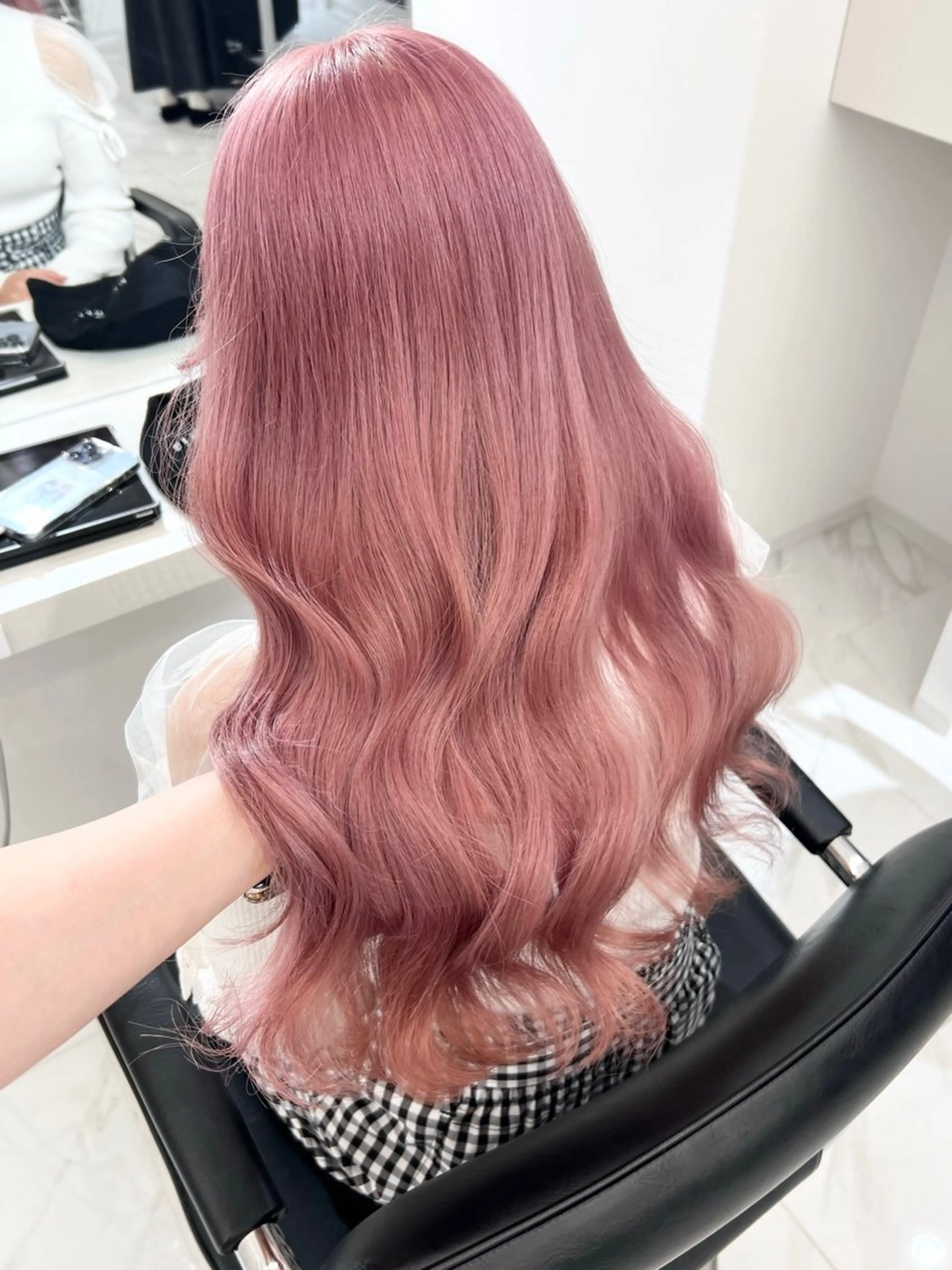 セミロング カラー ヘアアレンジ ベージュカラー ブリーチ ピンクカラー ピンクベージュ ヘアカラー トリートメント 盛れる顔周り🤍渋谷 Risa🎀のヘアスタイル