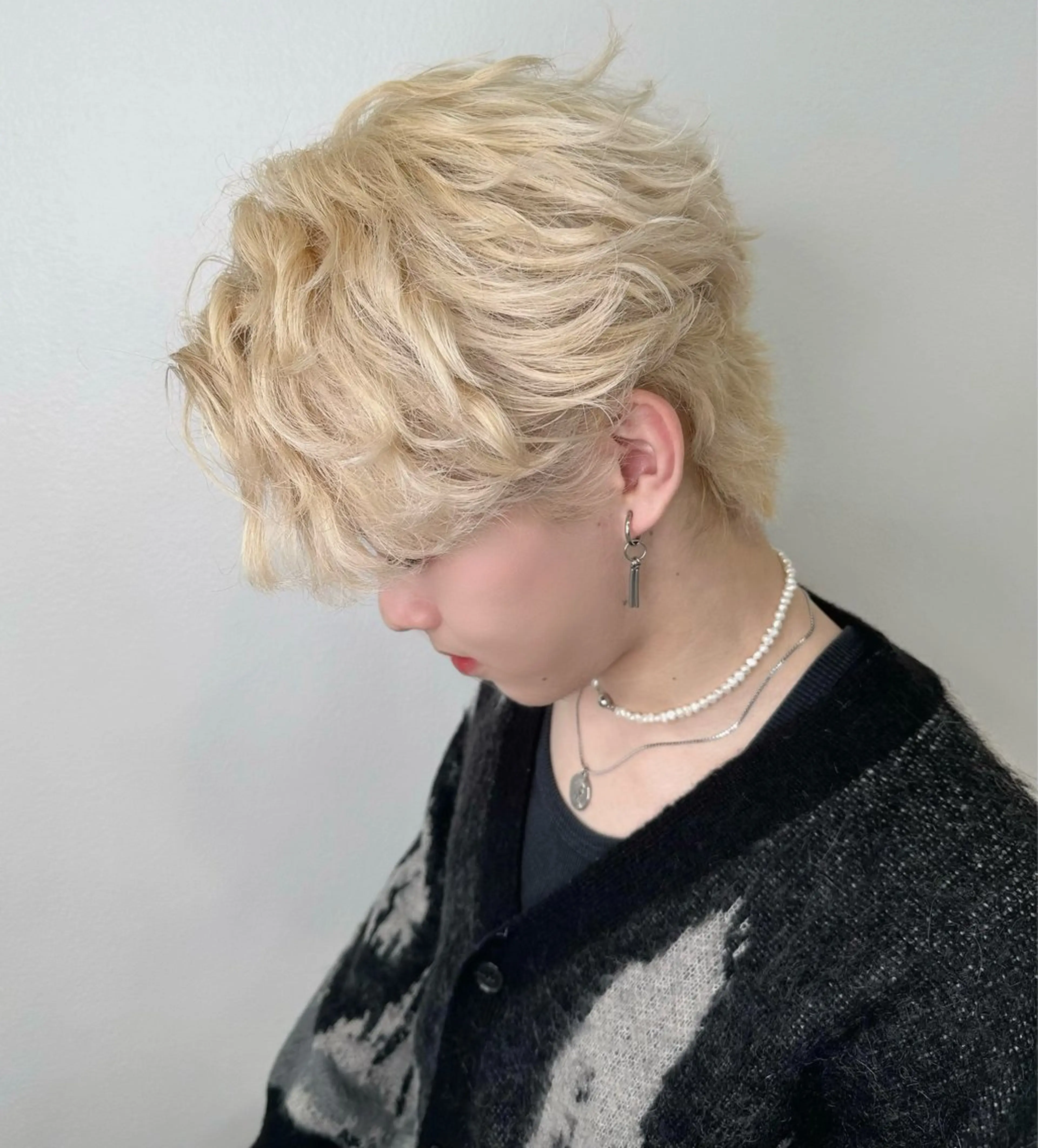 ミディアム メンズ センターパート 波巻きパーマ RIKI/センター パート/メンズパーマのヘアスタイル