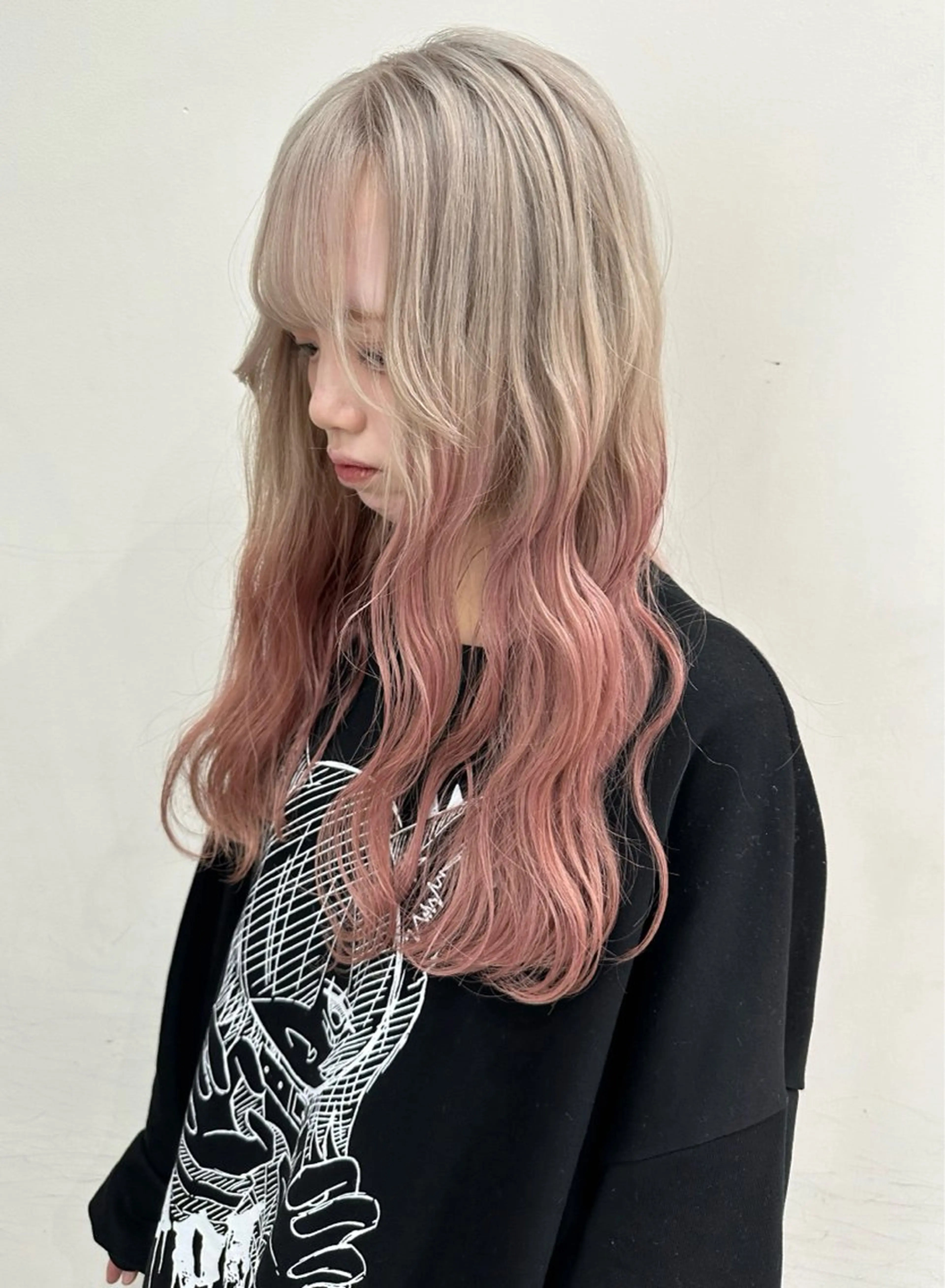 ロング りん/ワンホン/艶髪 ／小顔顔周りカットのヘアスタイル