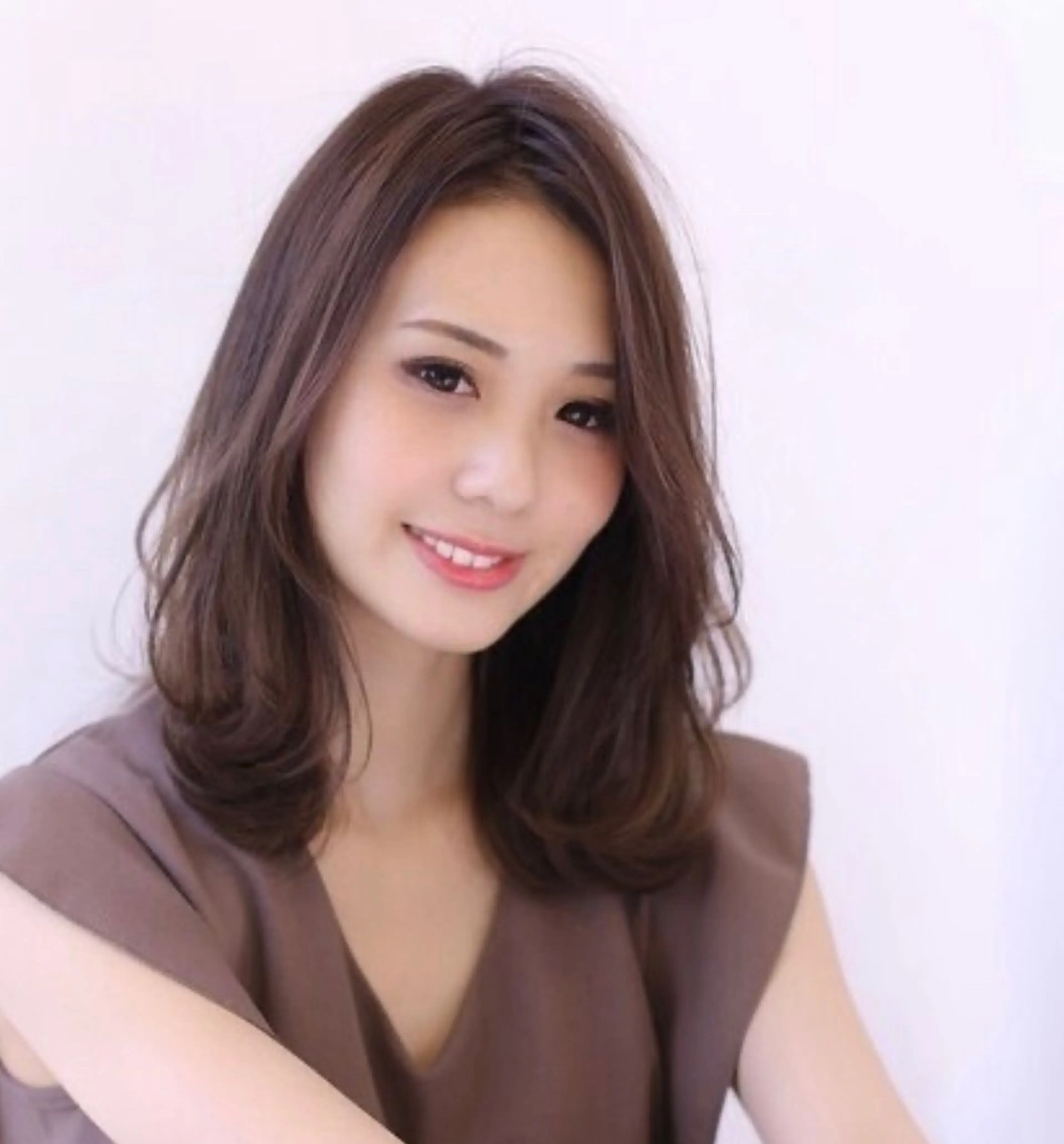 ミディアム 梶 久菜乃のヘアスタイル