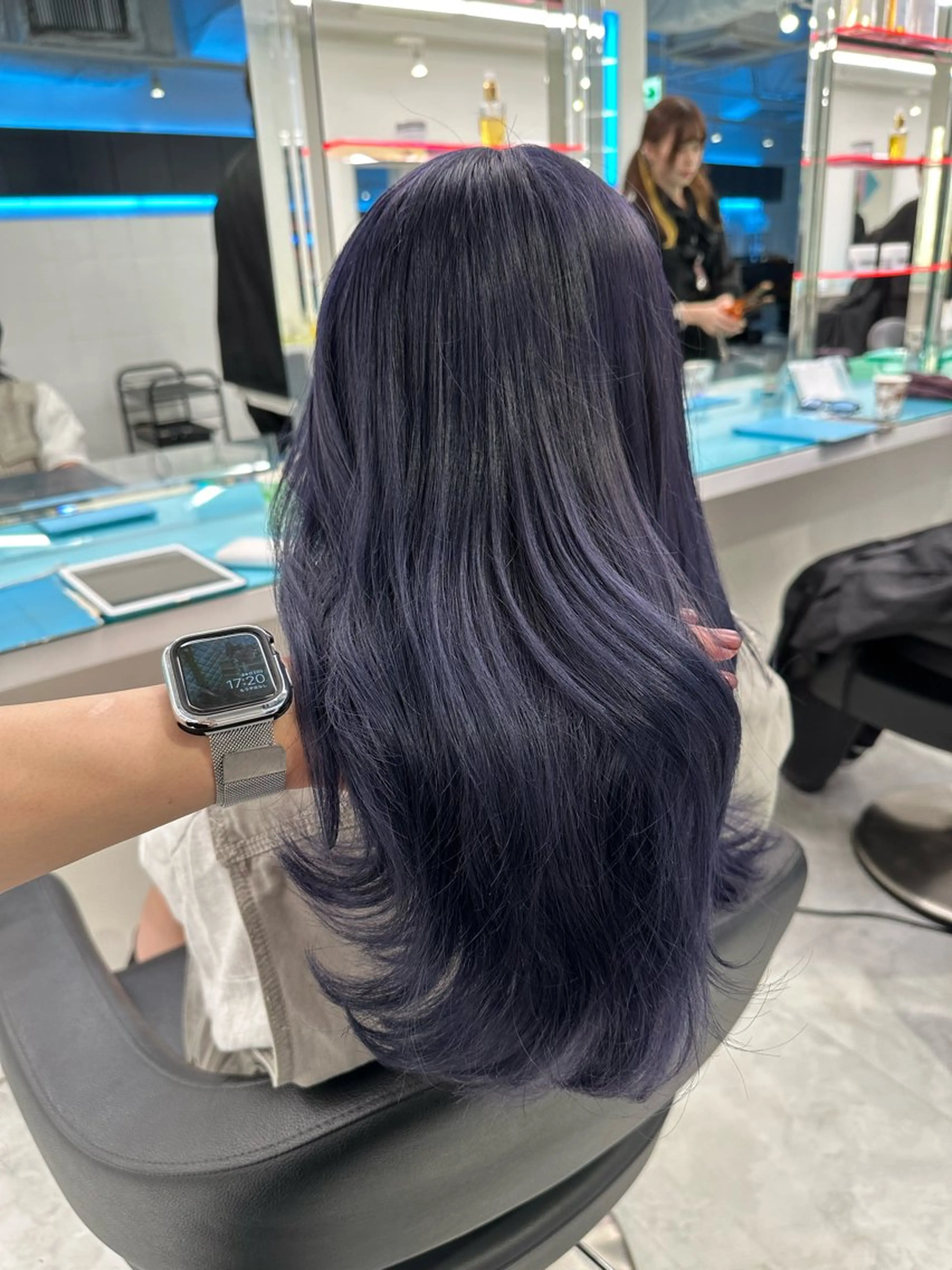 ロング カラー ヘアアレンジ 艶カラー/ハイトーン /レイヤーカットのヘアスタイル