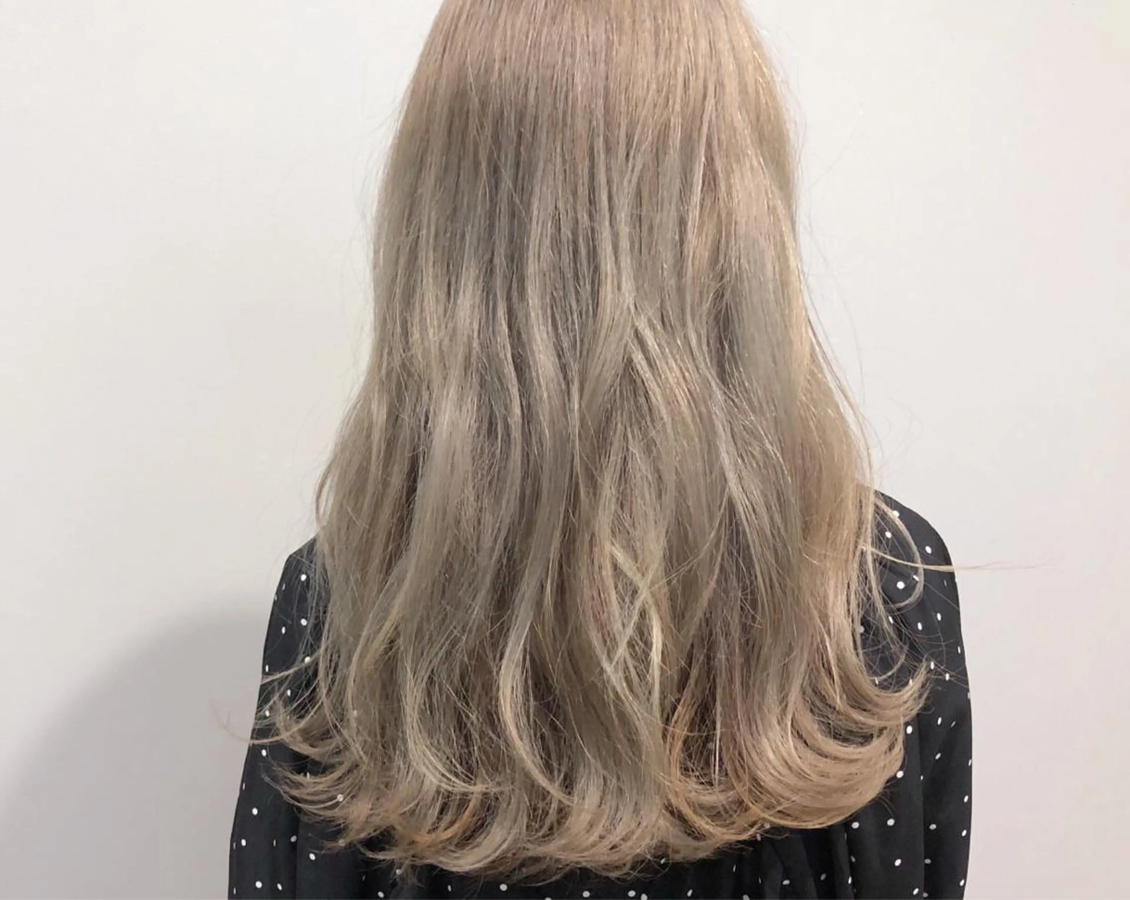 ロング カラー VIRETTA 【ヴィレッタ】のヘアスタイル