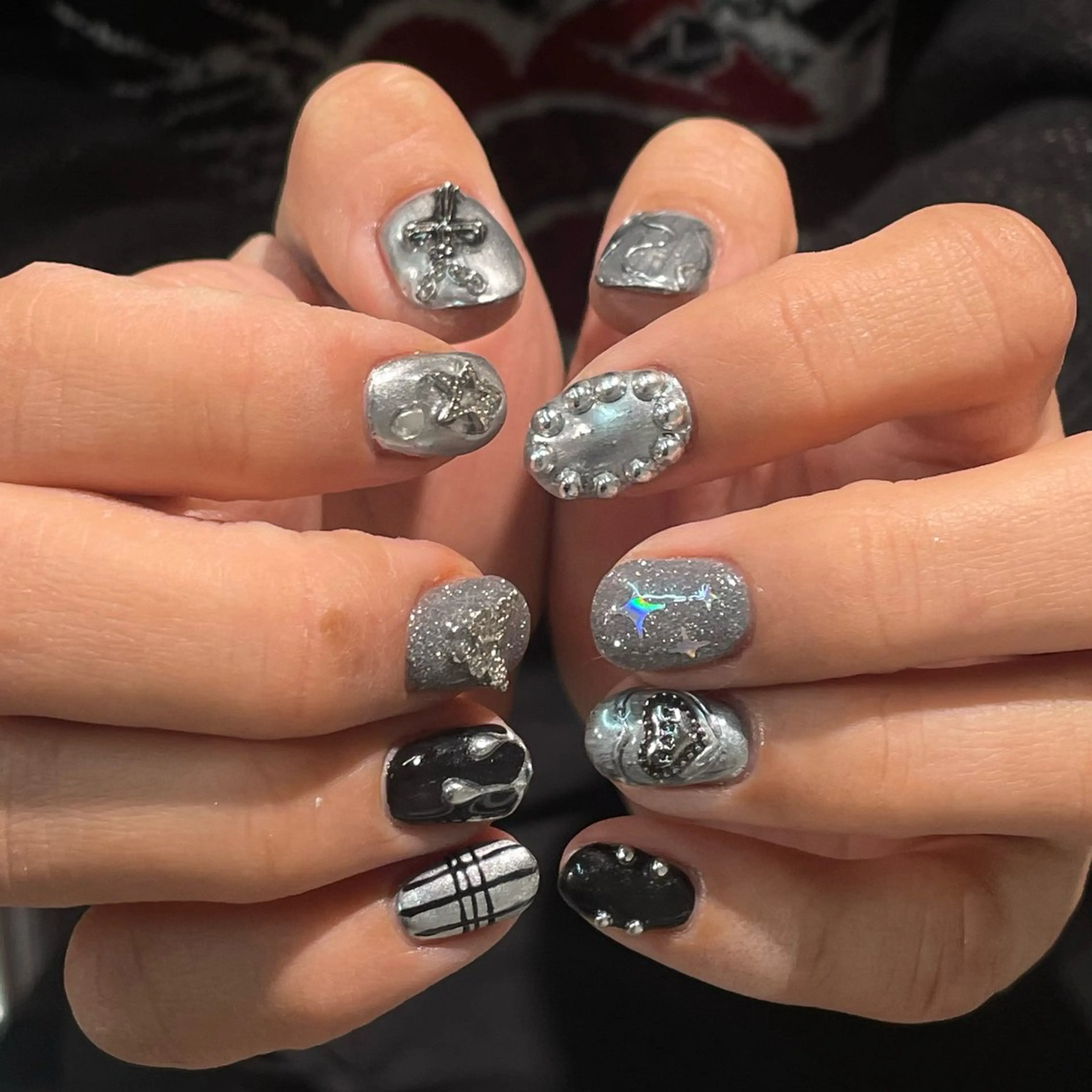 ネイル 艶ｶﾗｰ･:*個性派 ﾈｲﾙ🦋mire-のネイルデザイン