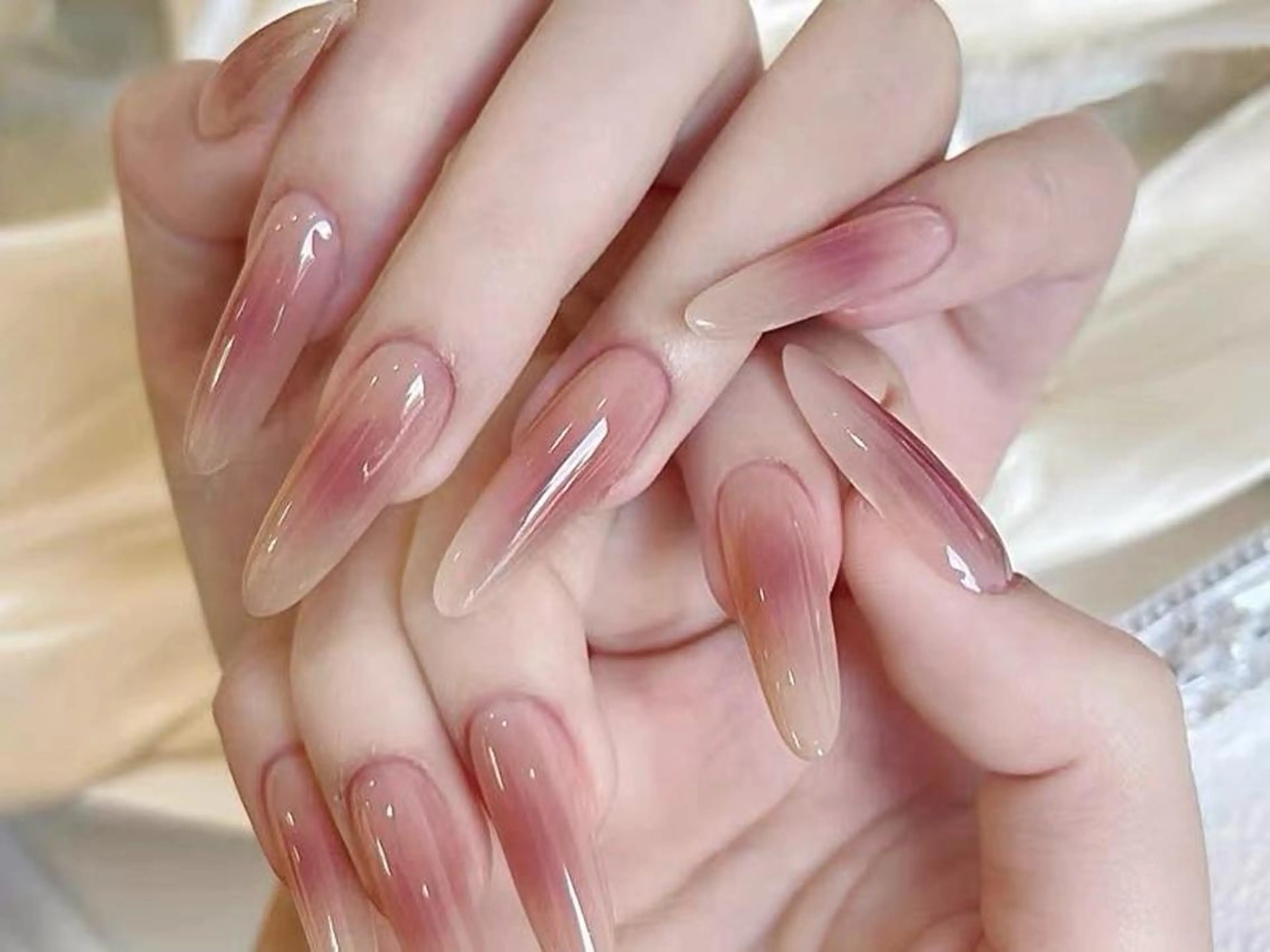 ネイル カジュアル グラデーション ロングネイル ピンク ネイルチップ ハンドネイル ハンドケア 💗NA.YUKI NAIL💗のネイルデザイン