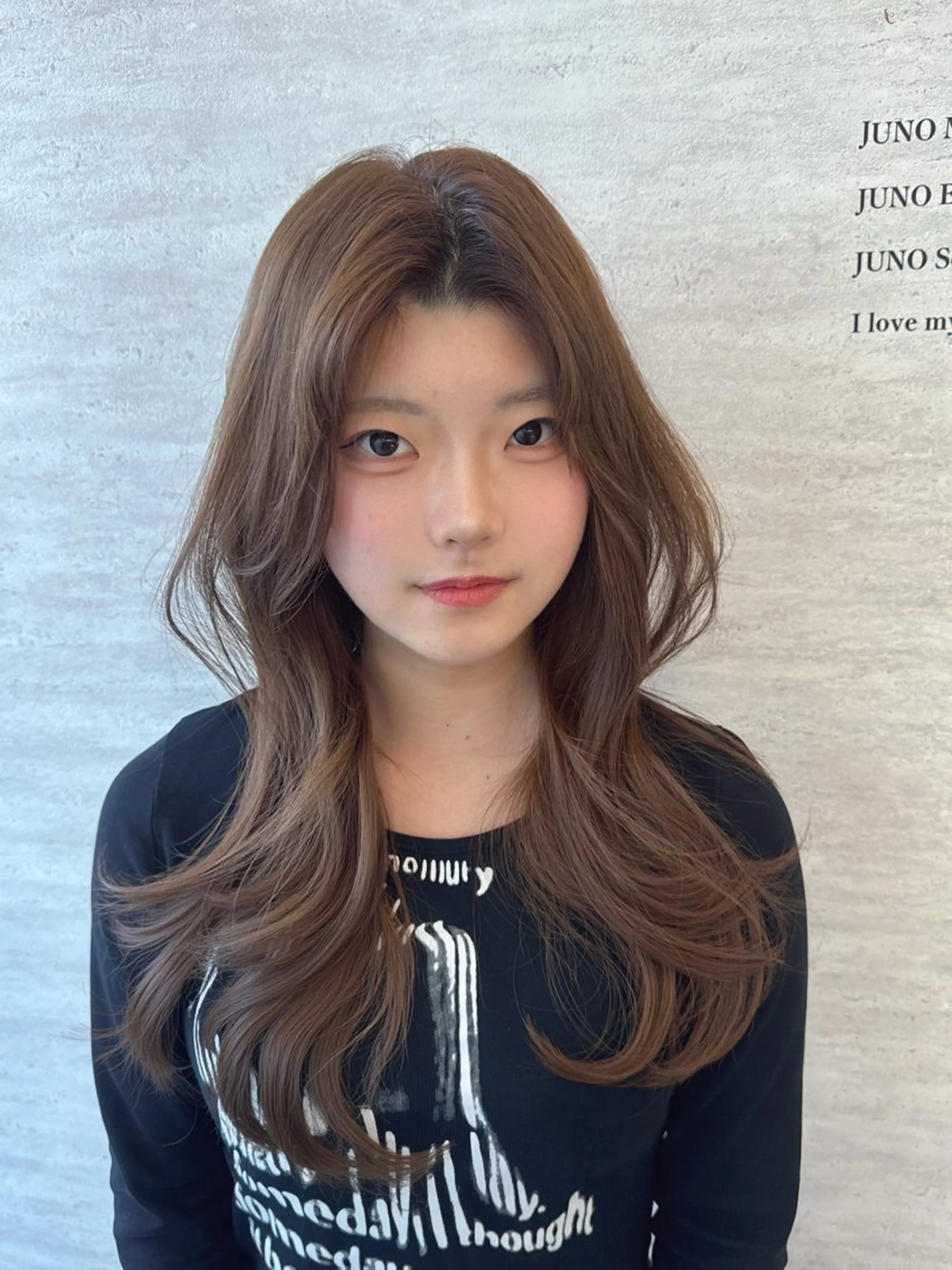 セミロング カラー ヘアアレンジ ヘアカラー トリートメント 韓国レイヤーカット/ 儚げカラーチナツのヘアスタイル