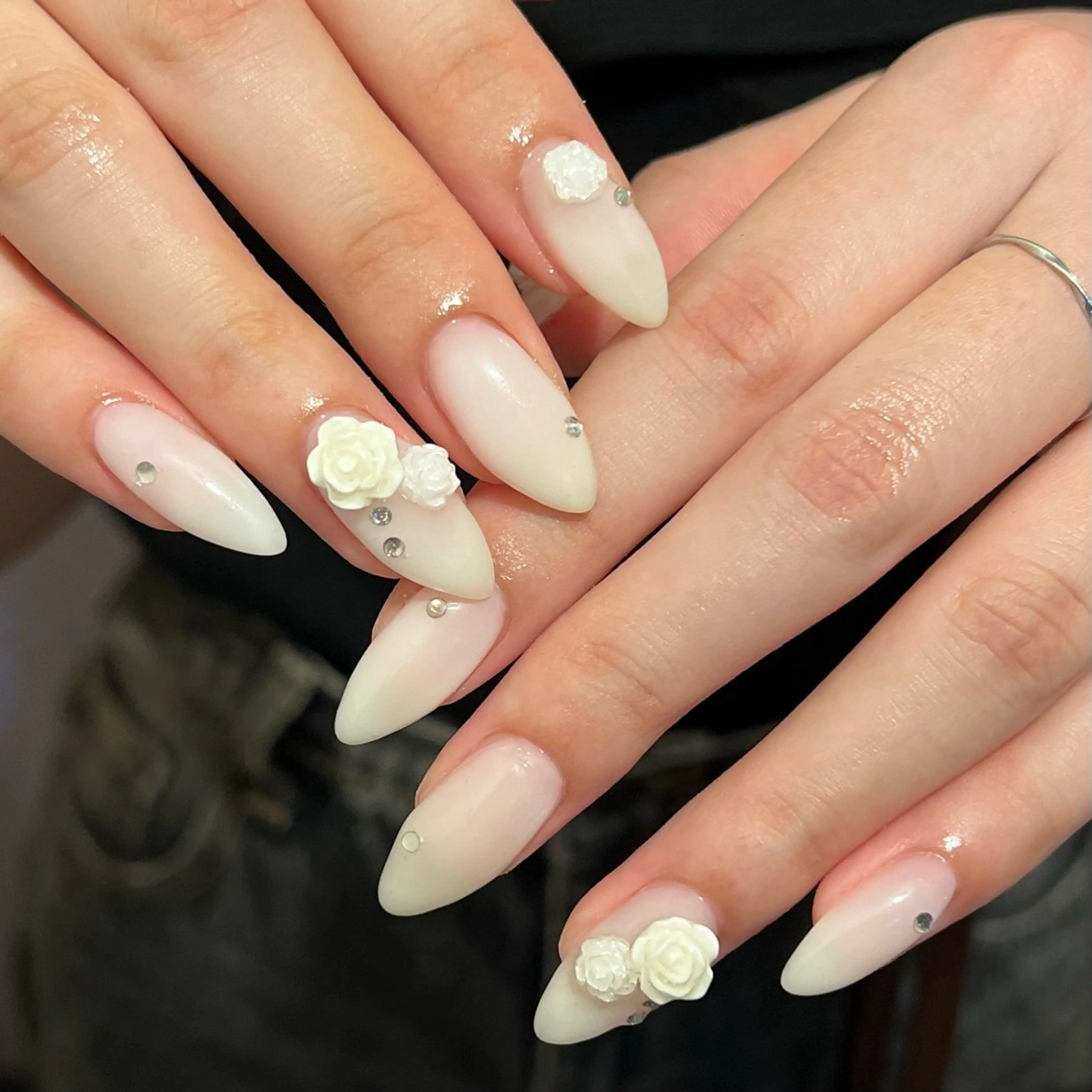 ネイル フレンチネイル ガーリー ガラスフレンチ 韓国ネイル ロングネイル Venus nail チップ長さだし専門店のネイルデザイン