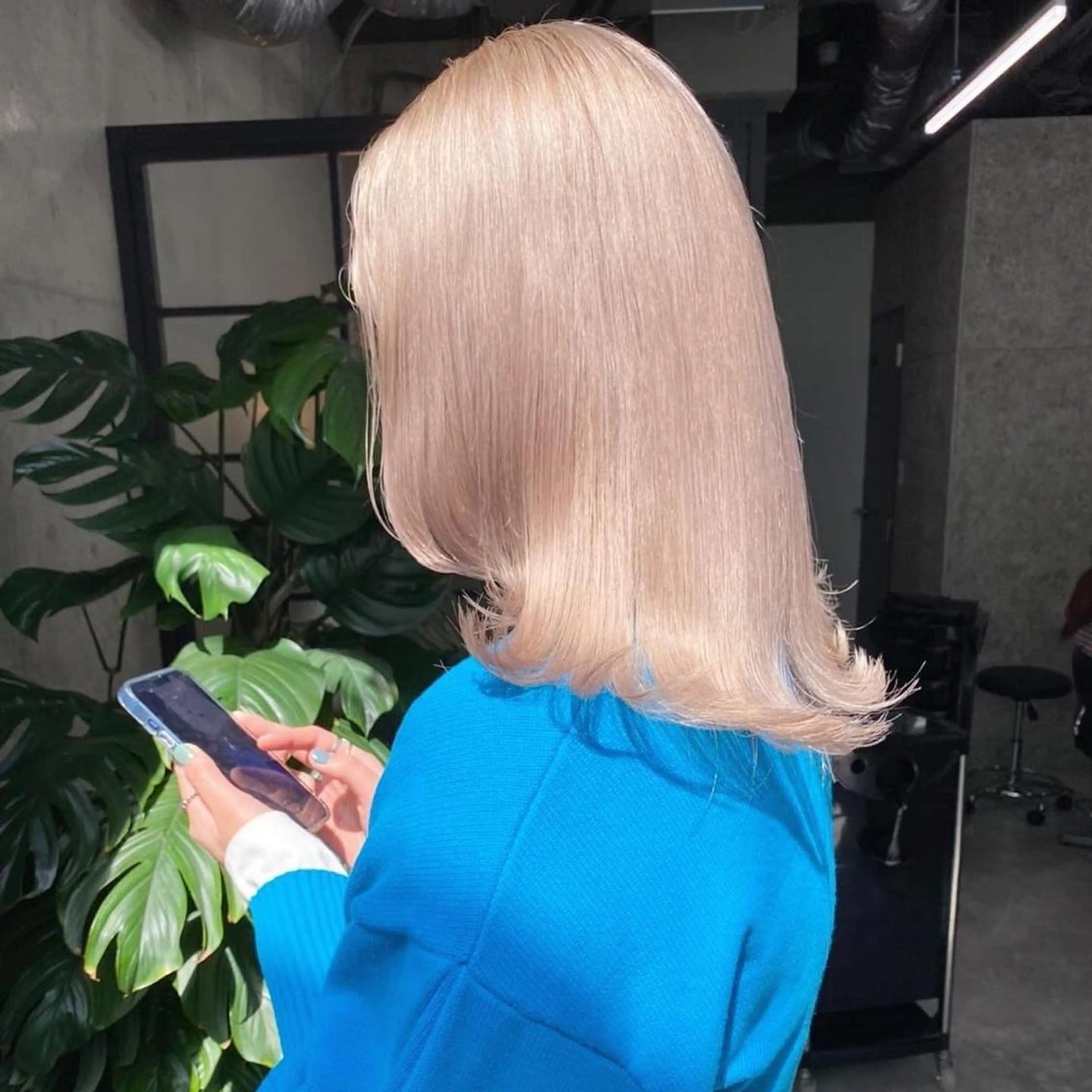 ミディアム ROIS 表参道所属・ハイトーン🫧艶髪 MAIKAのヘアスタイル