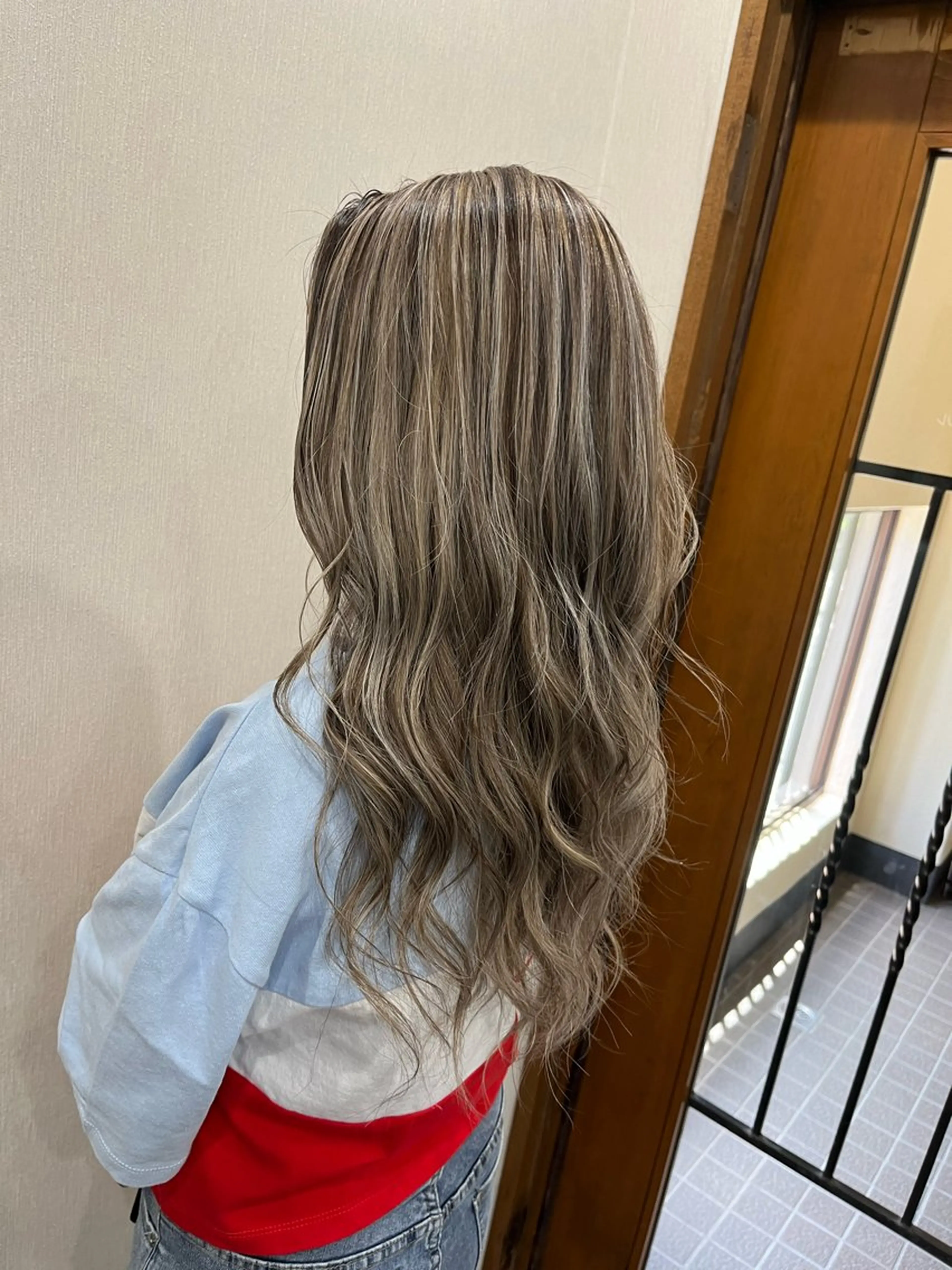 カラー 江波戸 恵のヘアスタイル