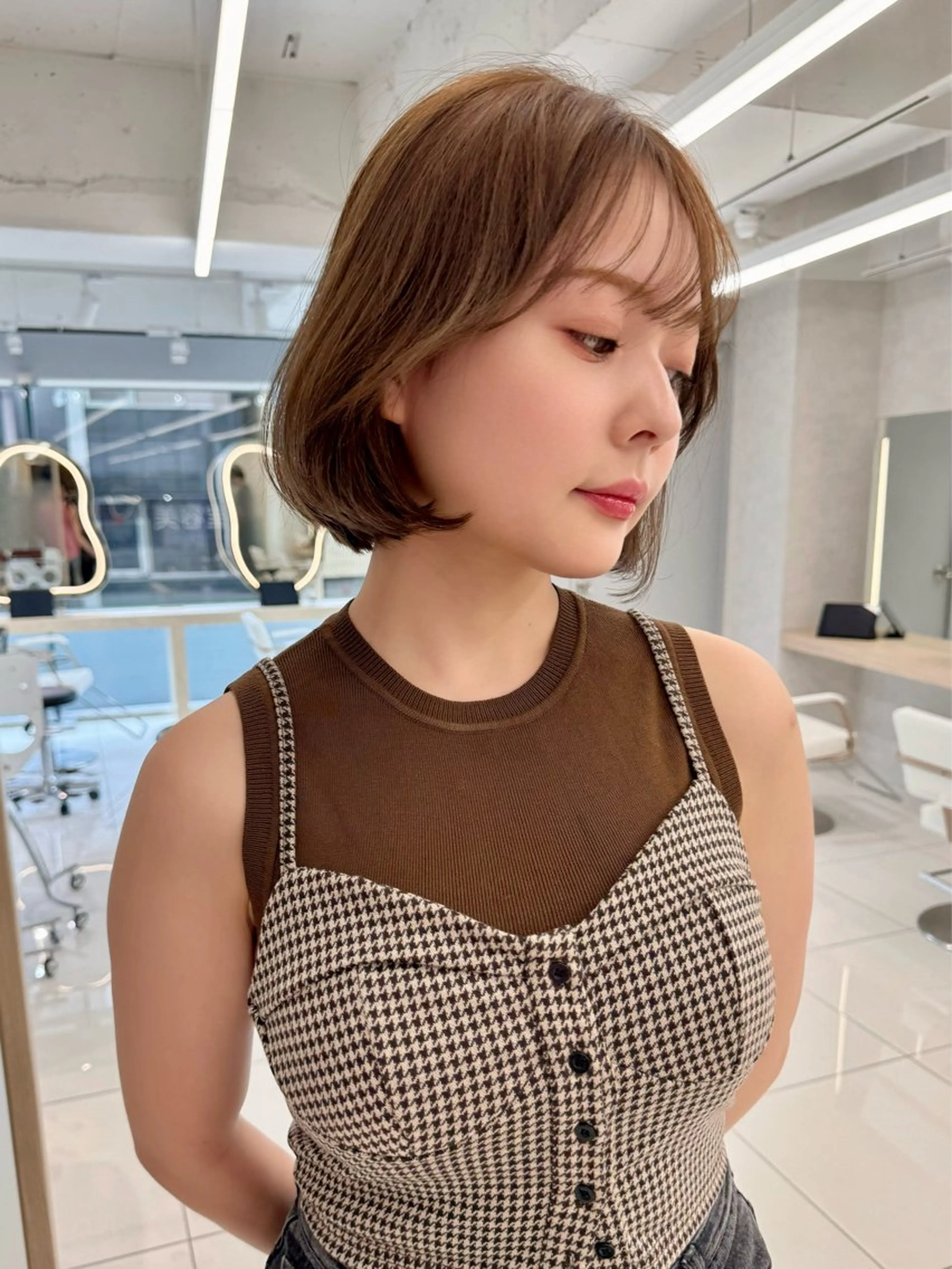 ミディアム 三鷹で1番ショート ボブをカットする新谷のヘアスタイル