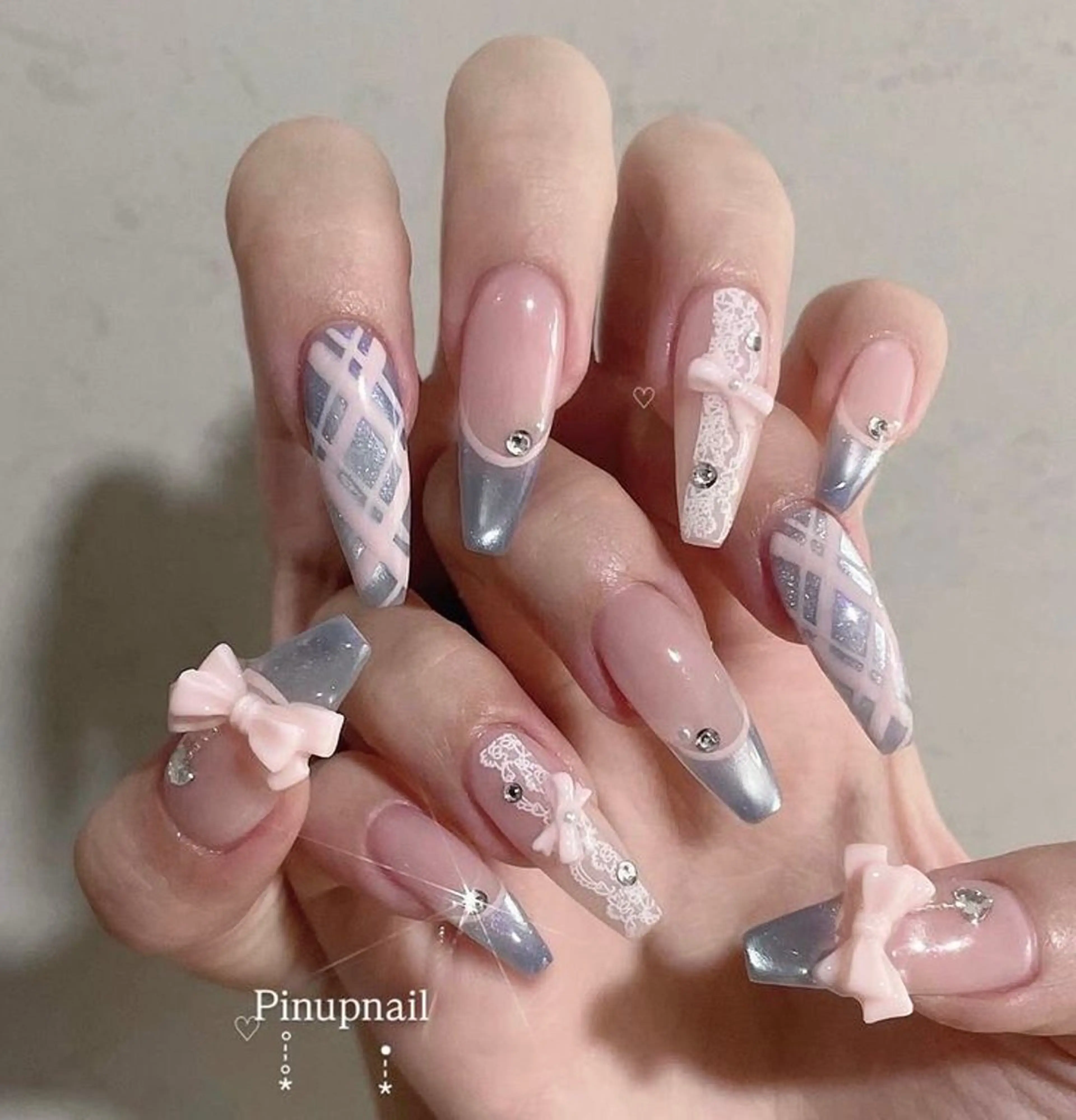 ネイル グラデーション ラメ(グリッター) マグネットネイル ミラーネイル ニュアンスネイル ハンドネイル Lumi de nailsのネイルデザイン