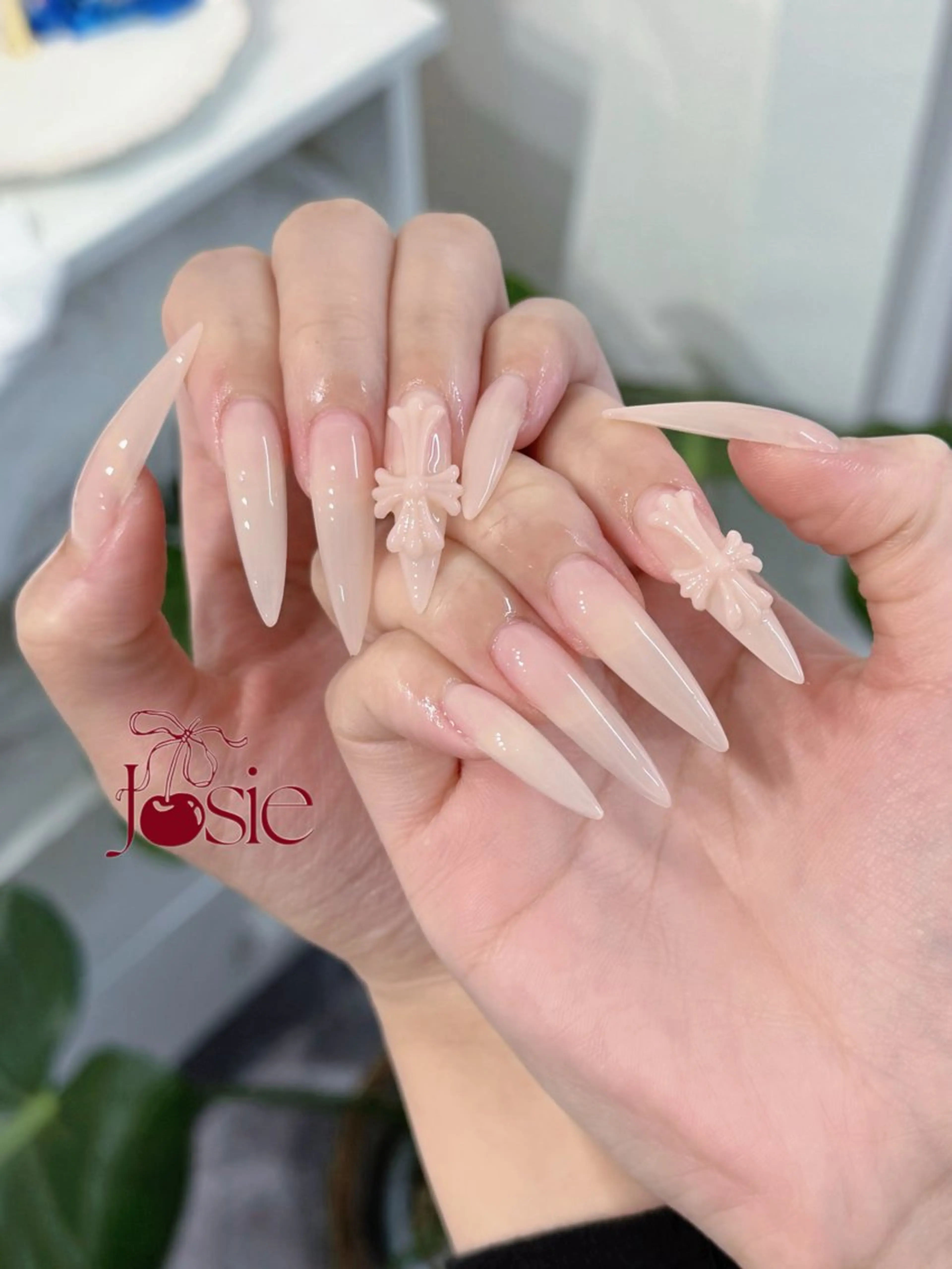 カラー グラデーションカラー ピンクカラー ハンドネイル AIN Nailのネイルデザイン