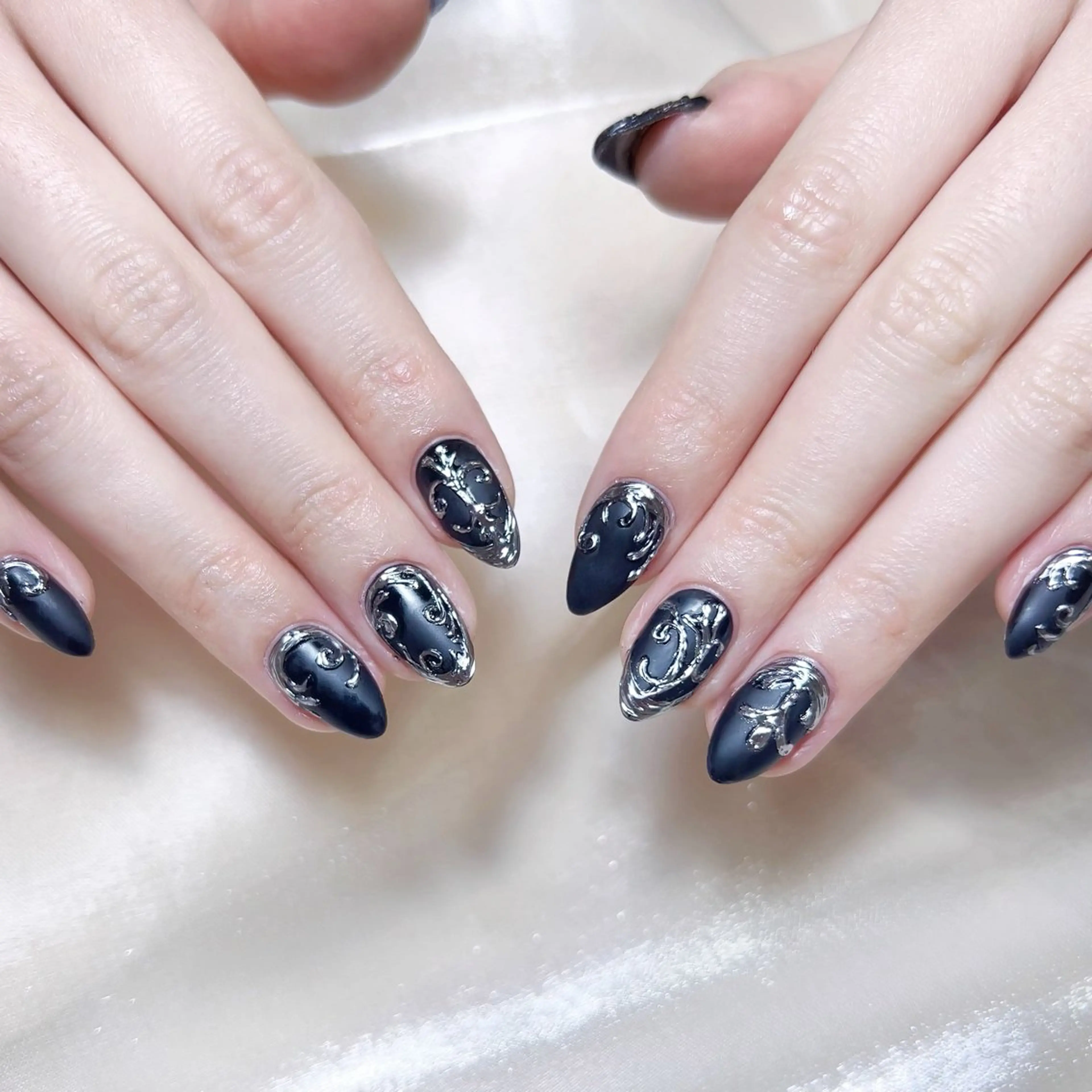 メンズ ネイル メンズ韓国風 アートネイル オーロラネイル ガーリー キラキラネイル Nail salon 木にいるのネイルデザイン