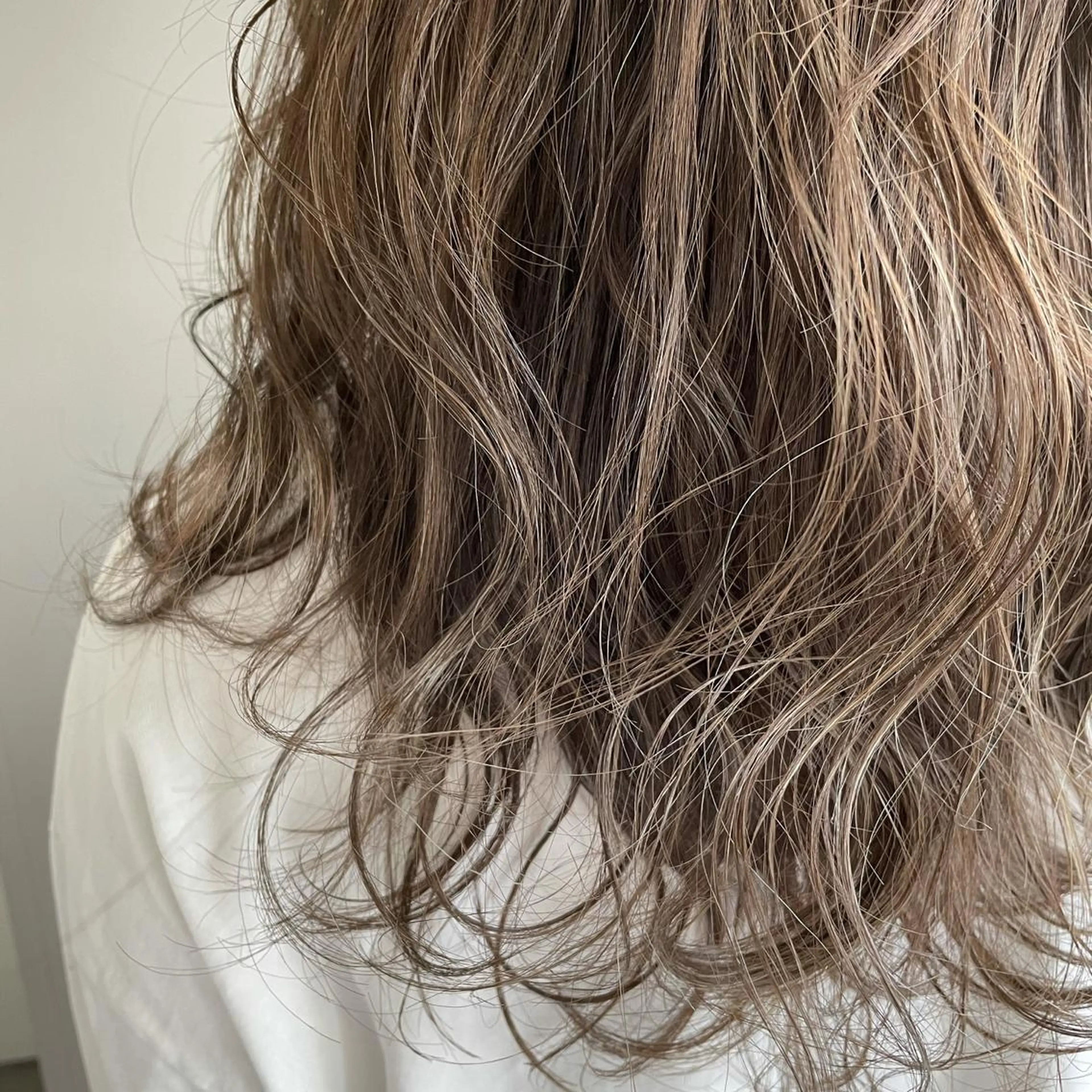 セミロング カラー カット ヘアカラー トリートメント 心斎橋韓国ボブ 好原良真のヘアスタイル