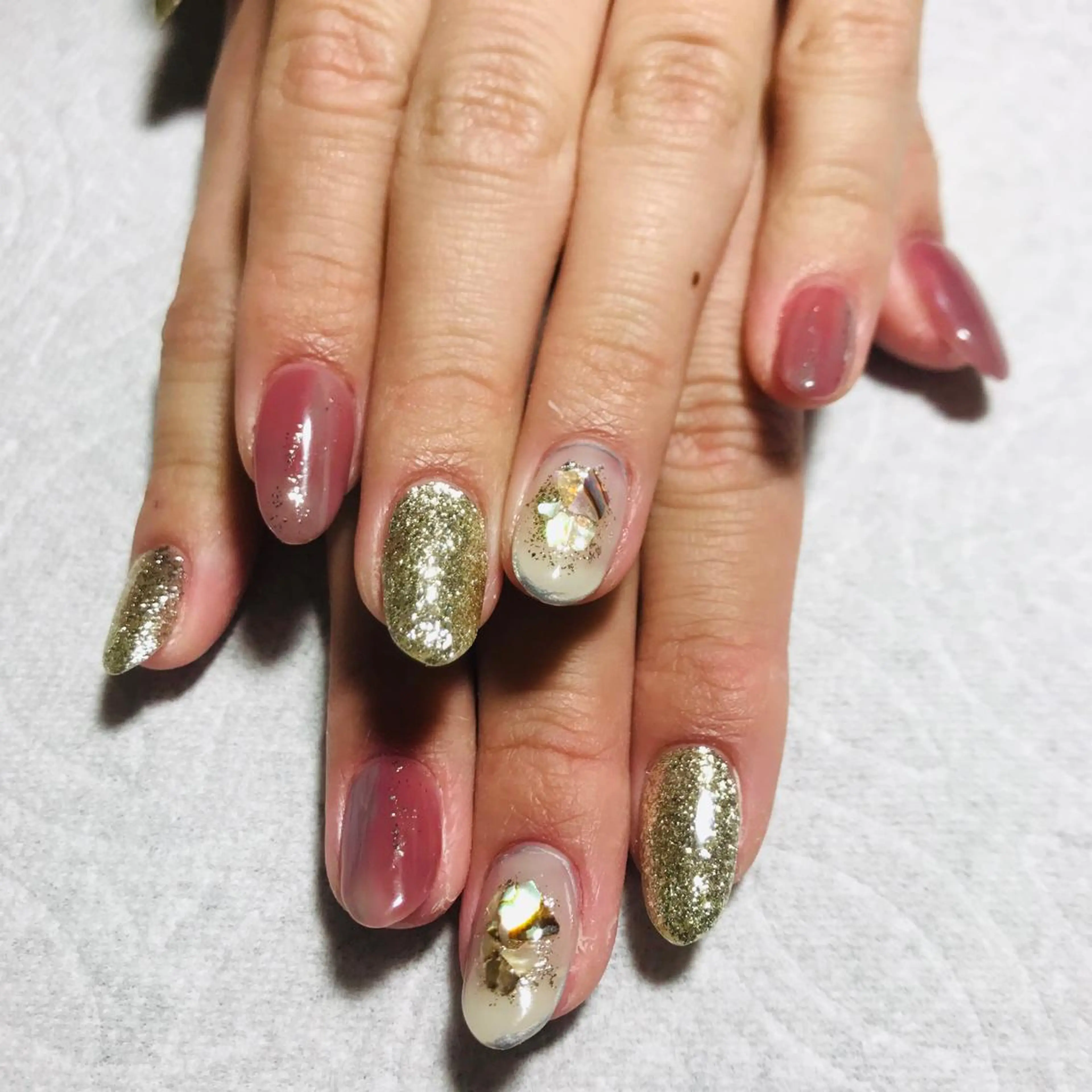 ネイル ECLAT エクラ所属・寺山 千鶴のネイルデザイン