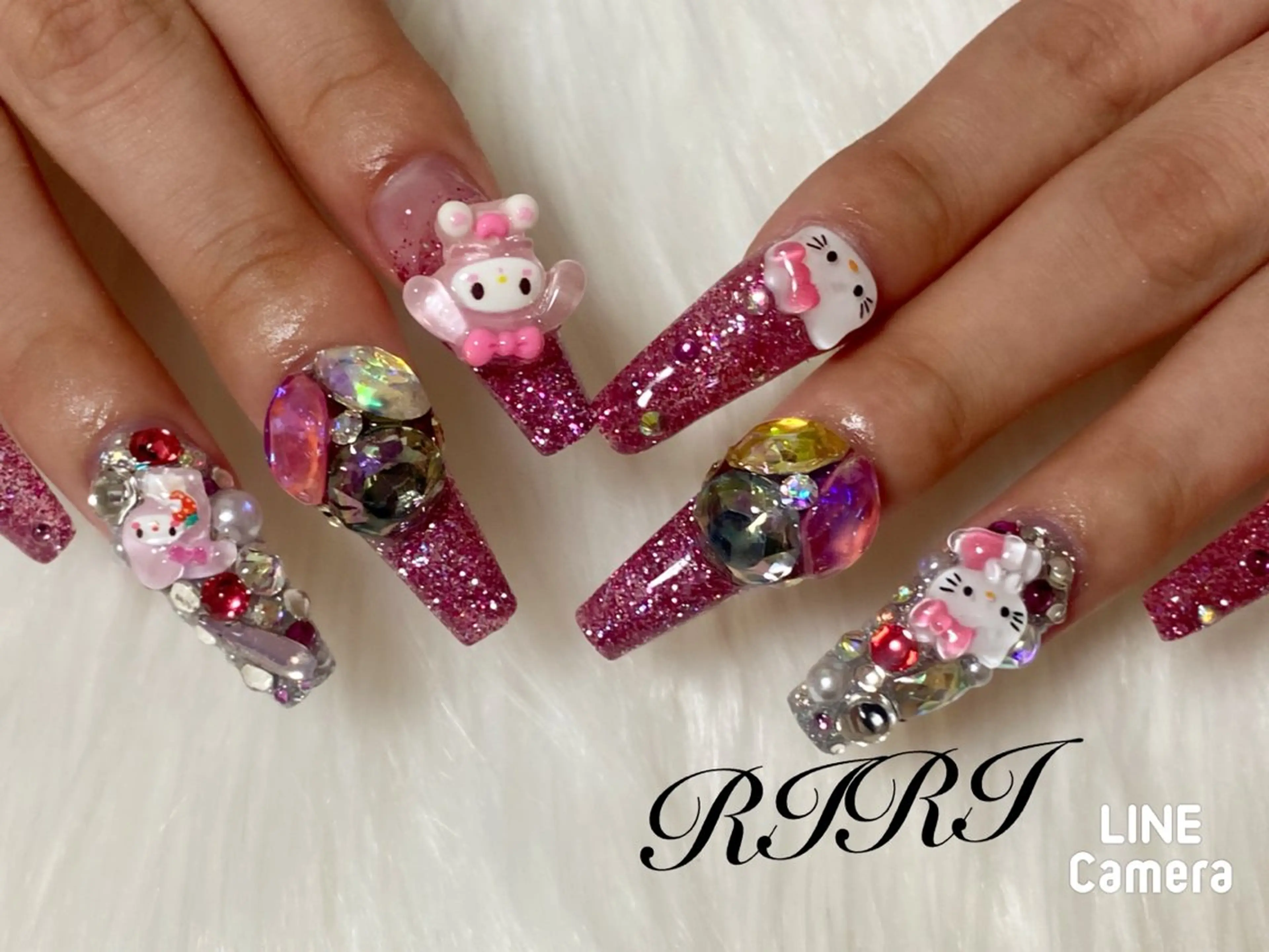 ネイル ジェルネイル 韓国ネイル ラメ(グリッター) ロングネイル ピンク ハンドネイル riri オーナーのネイルデザイン