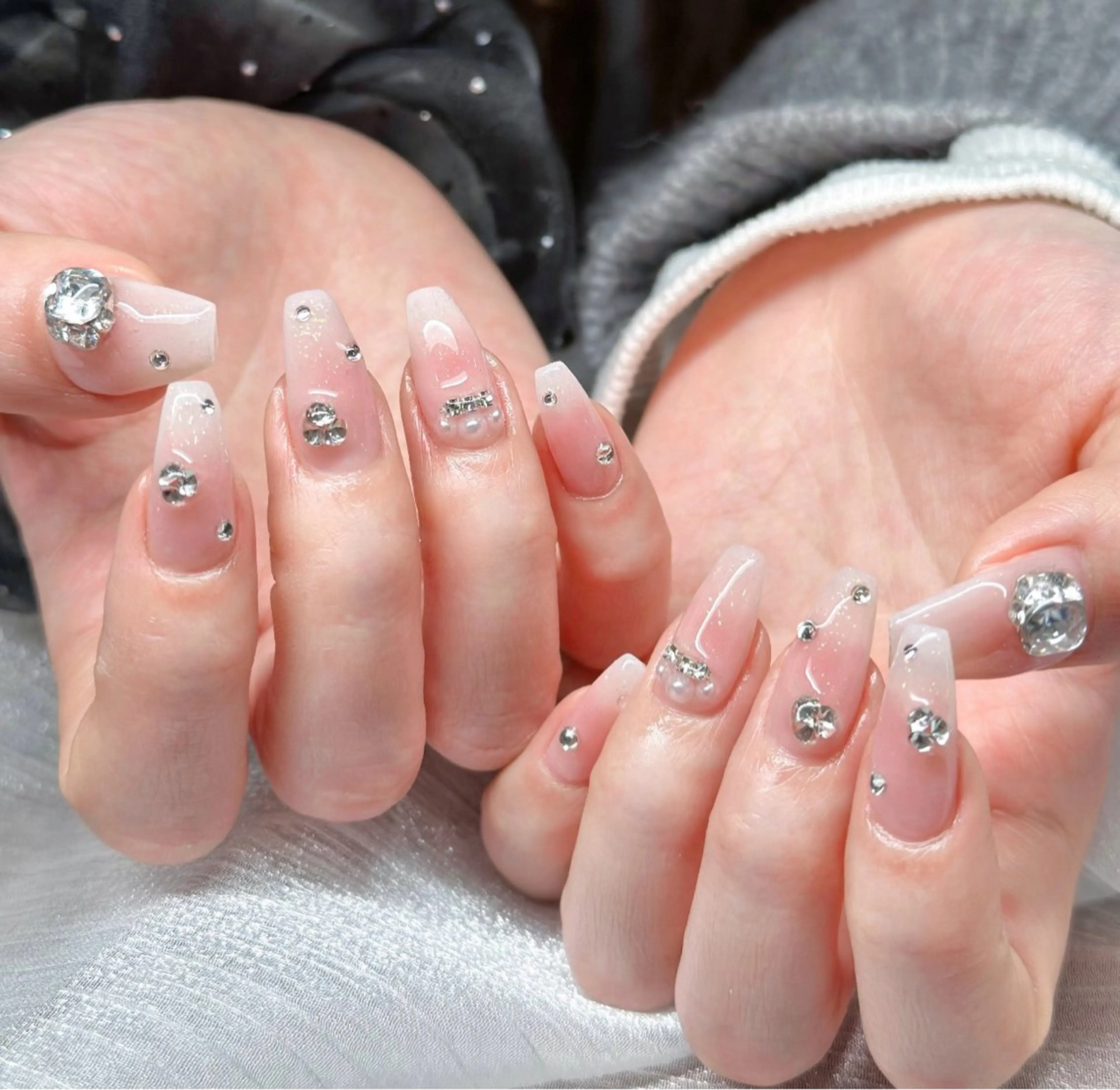 ネイル オーロラネイル ブルー チークネイル 長さ出し フットネイル ハンドネイル JIN 168 新大久保のネイルデザイン