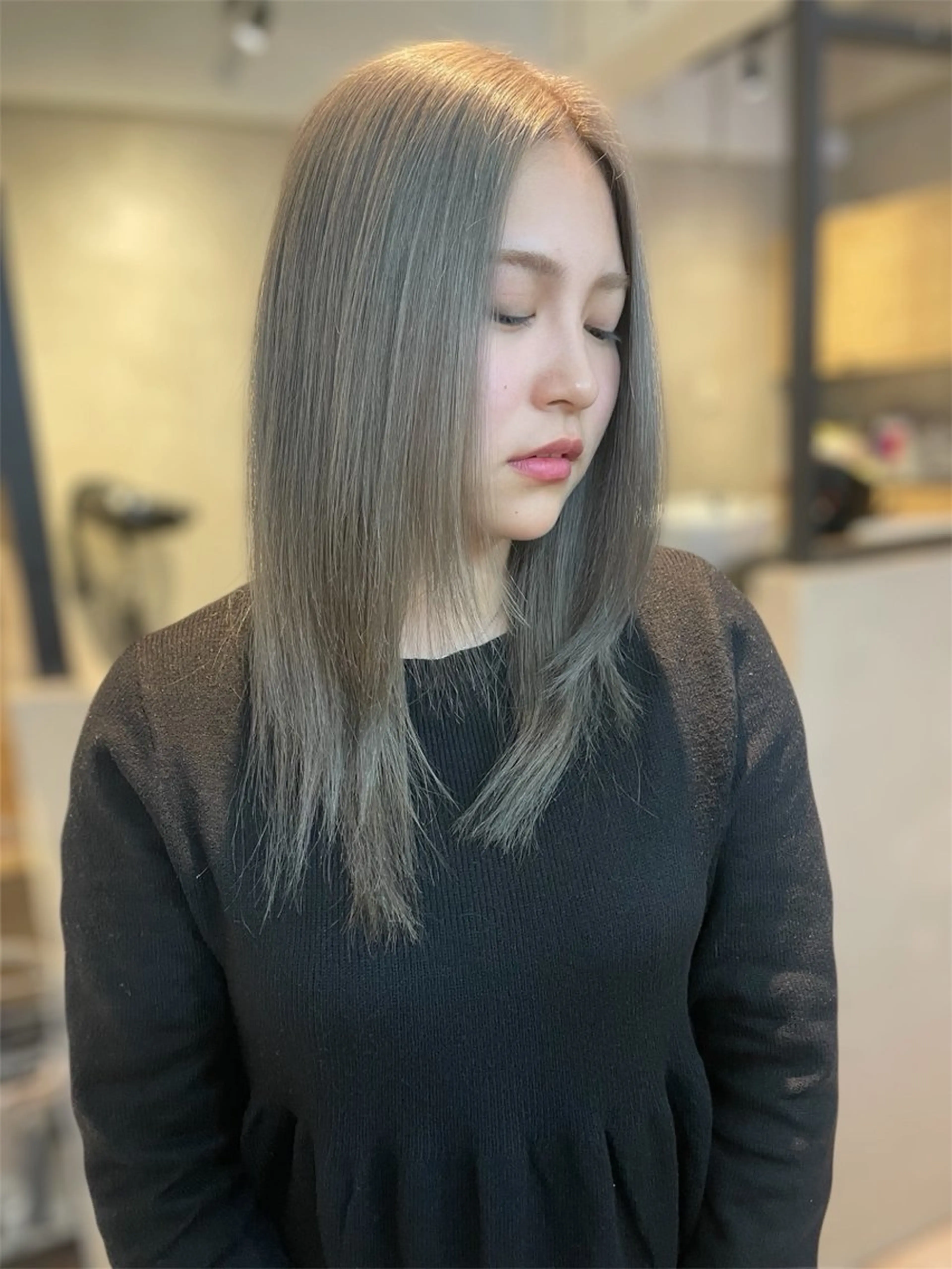 セミロング カラー グレージュ カット ヘアカラー トリートメント hisano / ハイトーン･透明感のヘアスタイル