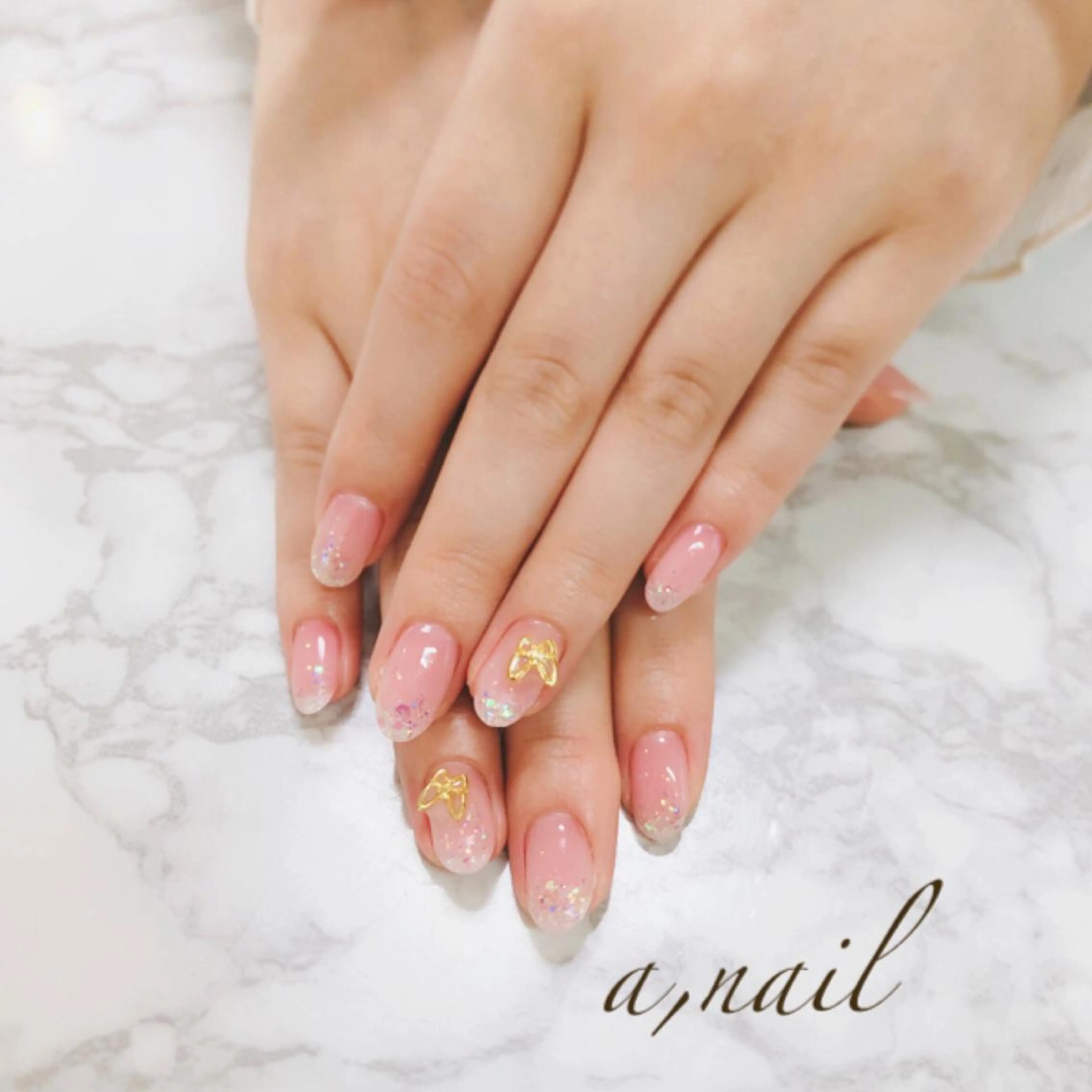 ネイル オーロラネイル フットネイル ジェルネイル グラデーション ワンカラーネイル ハンドネイル ネイルサロン エーネイルのネイルデザイン