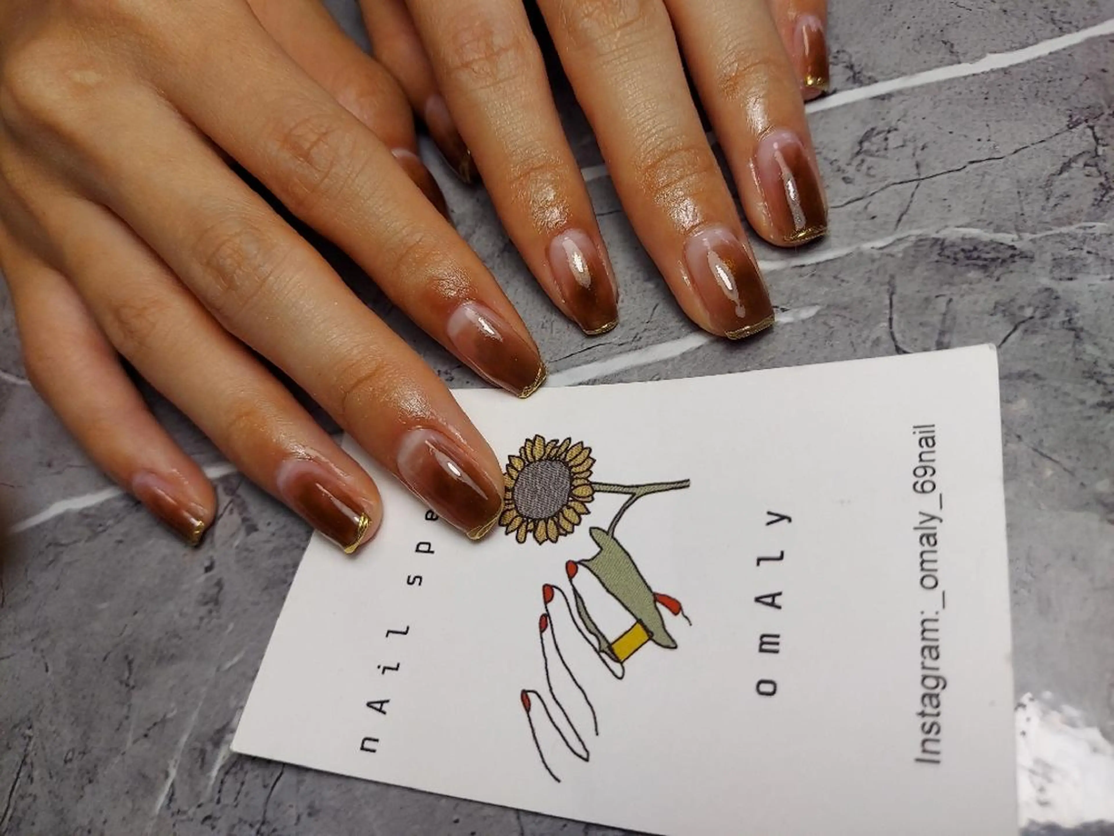 ミディアム Nailspeace Omalyのネイルデザイン