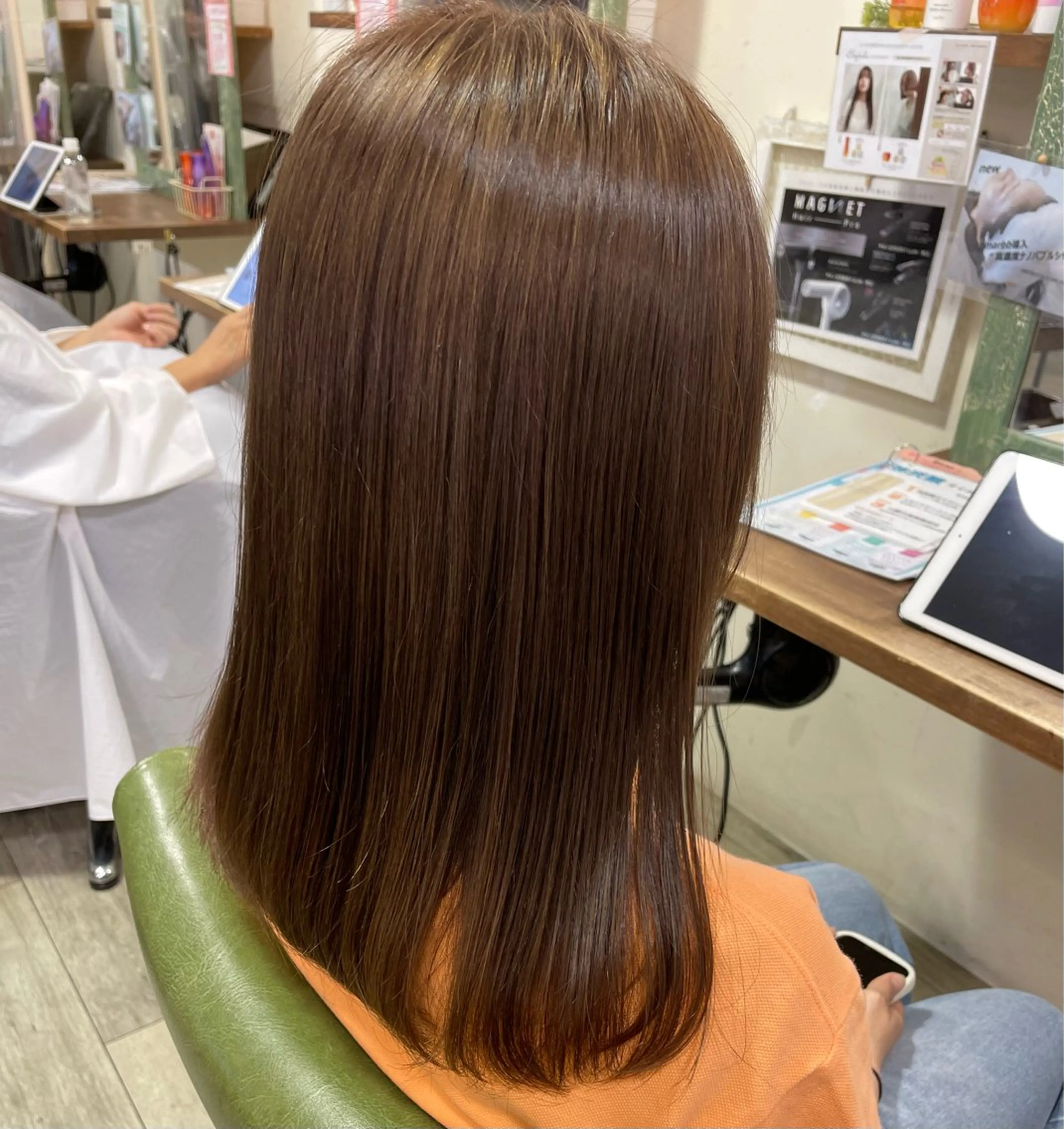 ミディアム カラー ベージュカラー 透明感カラー ヘアカラー 小嶋 咲輝のヘアスタイル