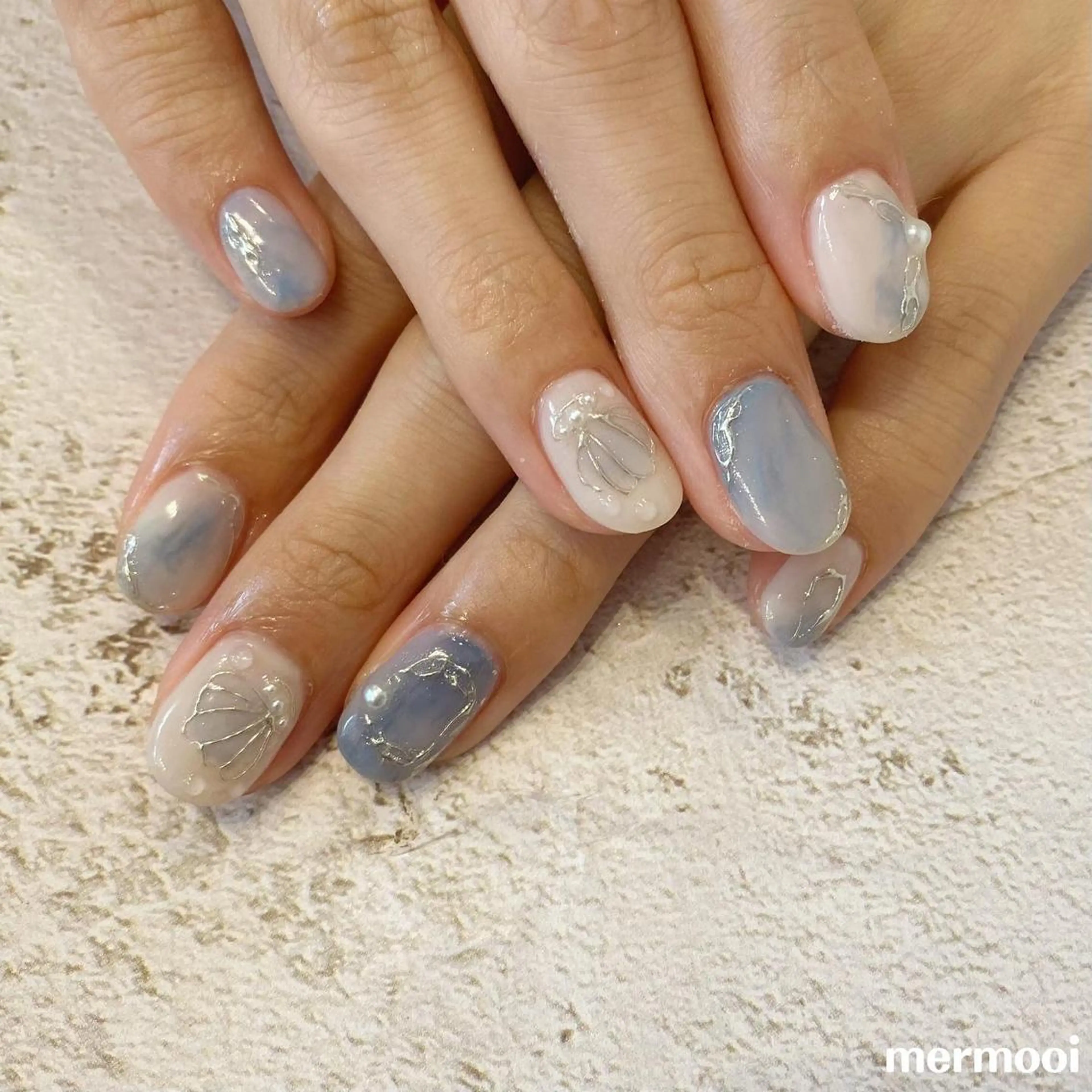 ネイル マツエク・マツパ 韓国風マツエク まつげパーマ ブルー 韓国ネイル ミラーネイル melumooi nailのネイルデザイン