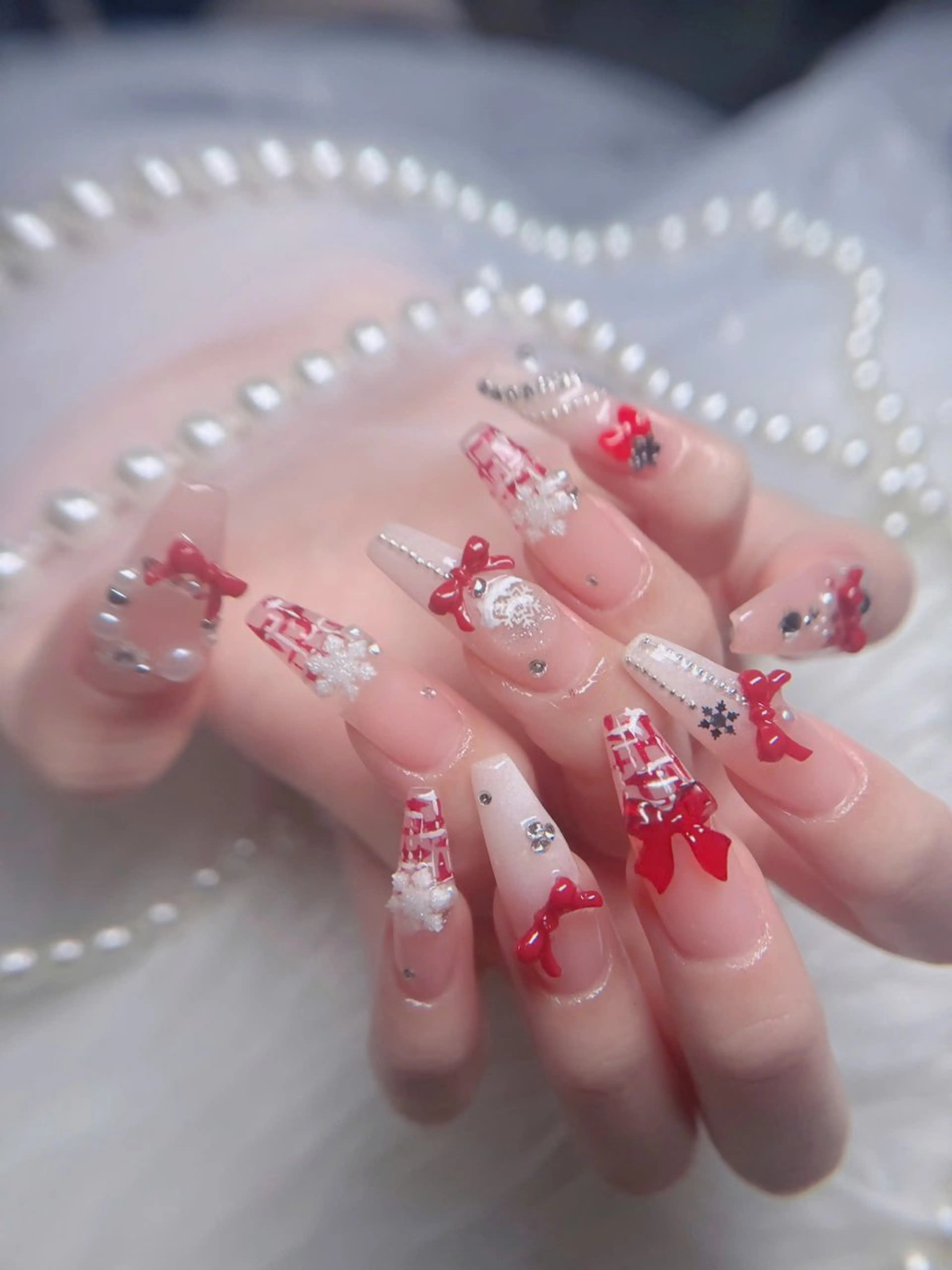 ネイル オーロラネイル フレンチネイル ジェルネイル ハロウィン キラキラネイル ハンドネイル H.baby Nail Salonのネイルデザイン