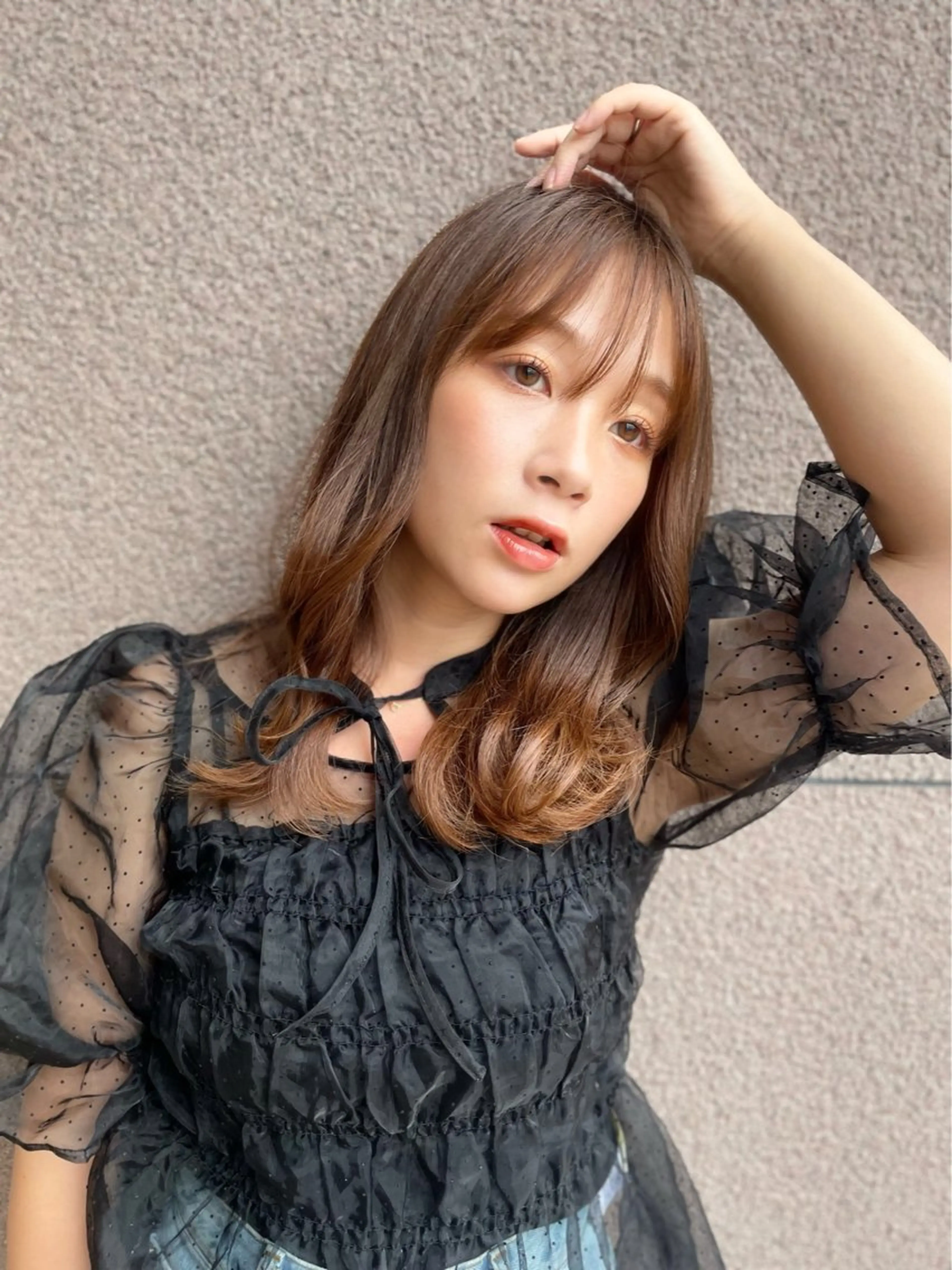 ミディアム カラー 顔まわりレイヤー レイヤーカット 小顔カット 艶髪/白髪ぼかし ヘッドスパ/大野結菜のヘアスタイル