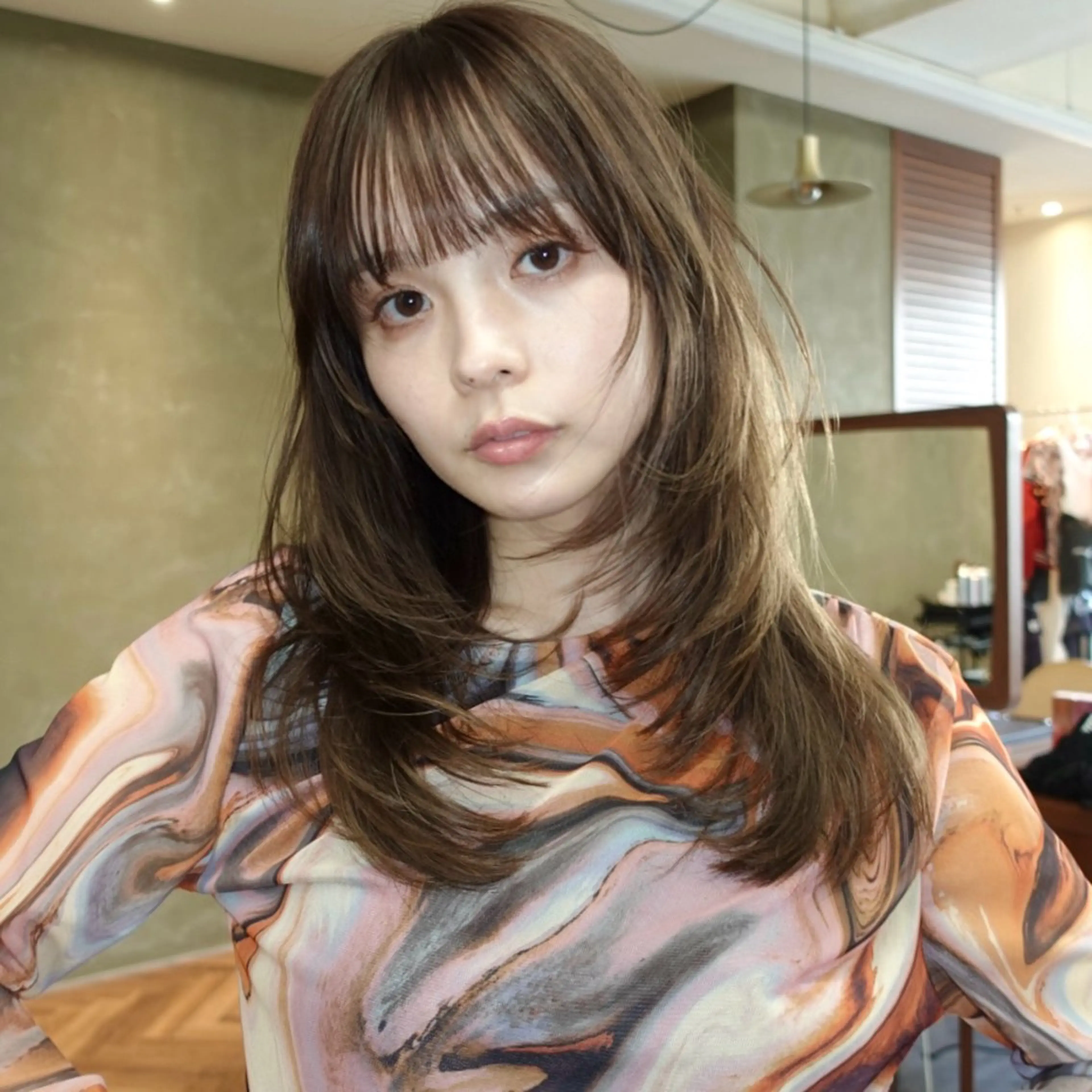 ミディアム カラー ベージュカラー 透明感カラー ダブルカラー オレンジ オレンジベージュ レイヤー専門家 ダブルカラー修のヘアスタイル