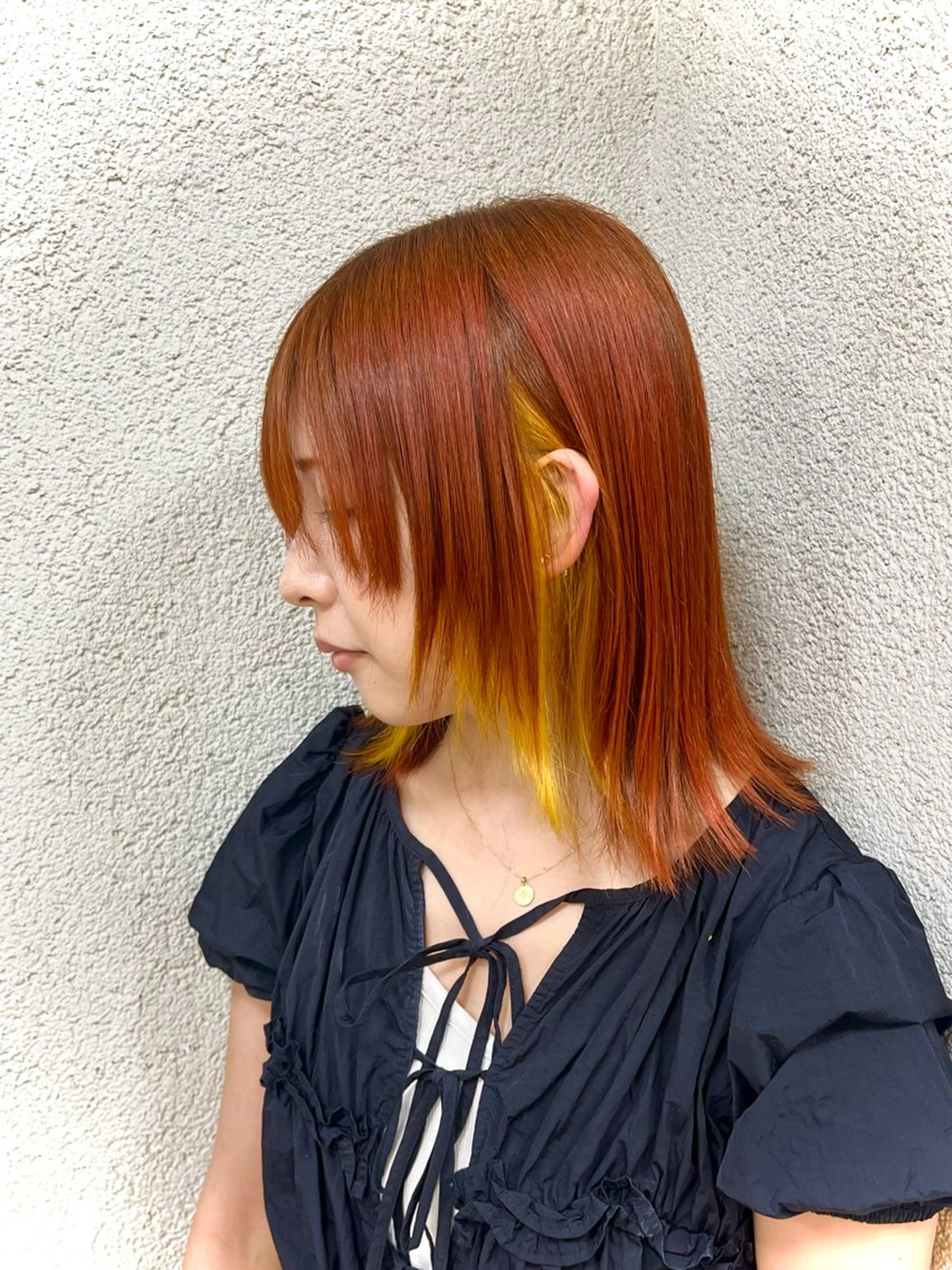 カラー ブリーチ オレンジ イエローカラー 吉元 結衣佳のヘアスタイル