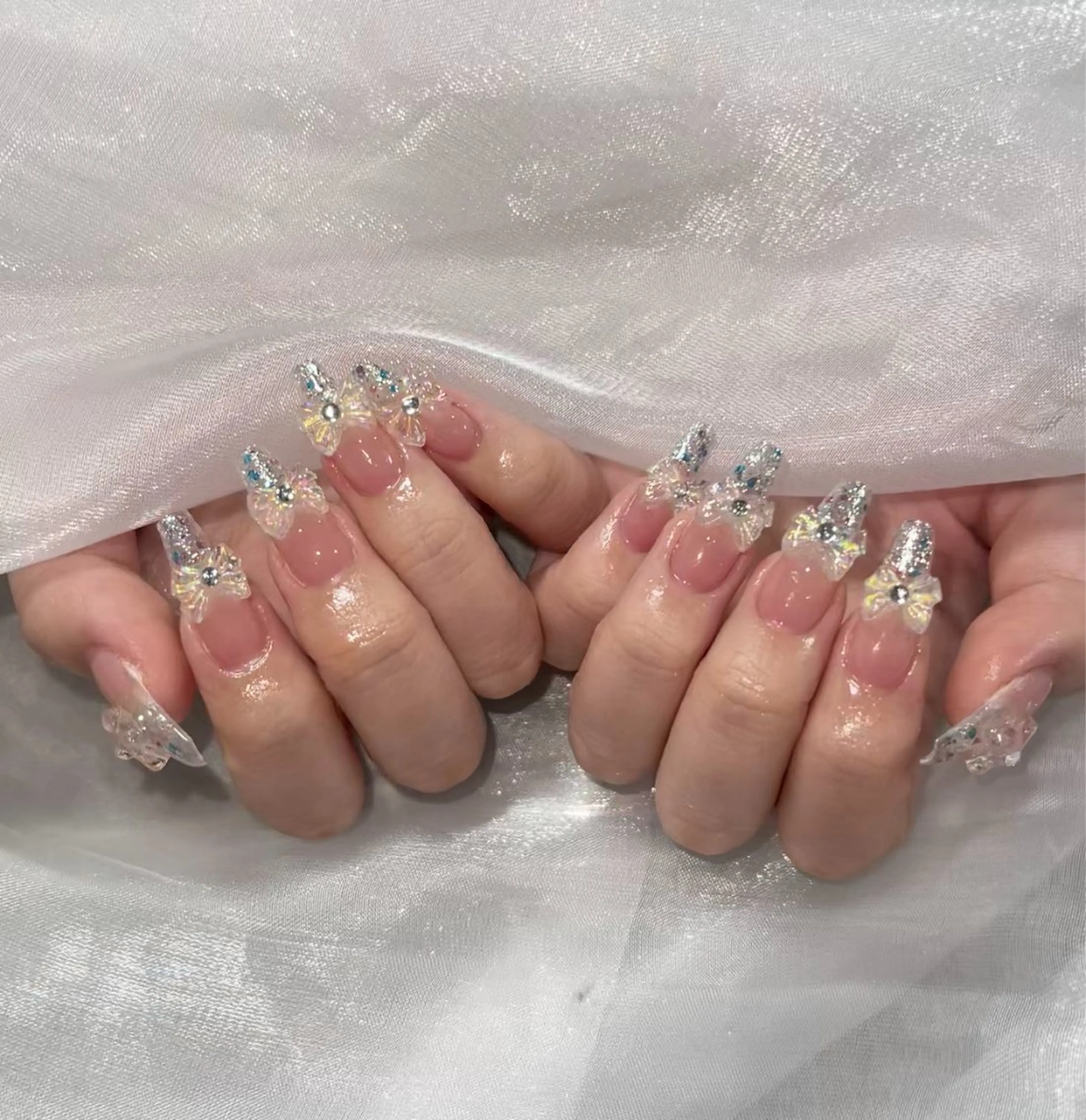 ネイル オーロラネイル クリアネイル フラッシュネイル ジェルネイル グラデーション ハンドネイル Amee Nail Salonのネイルデザイン