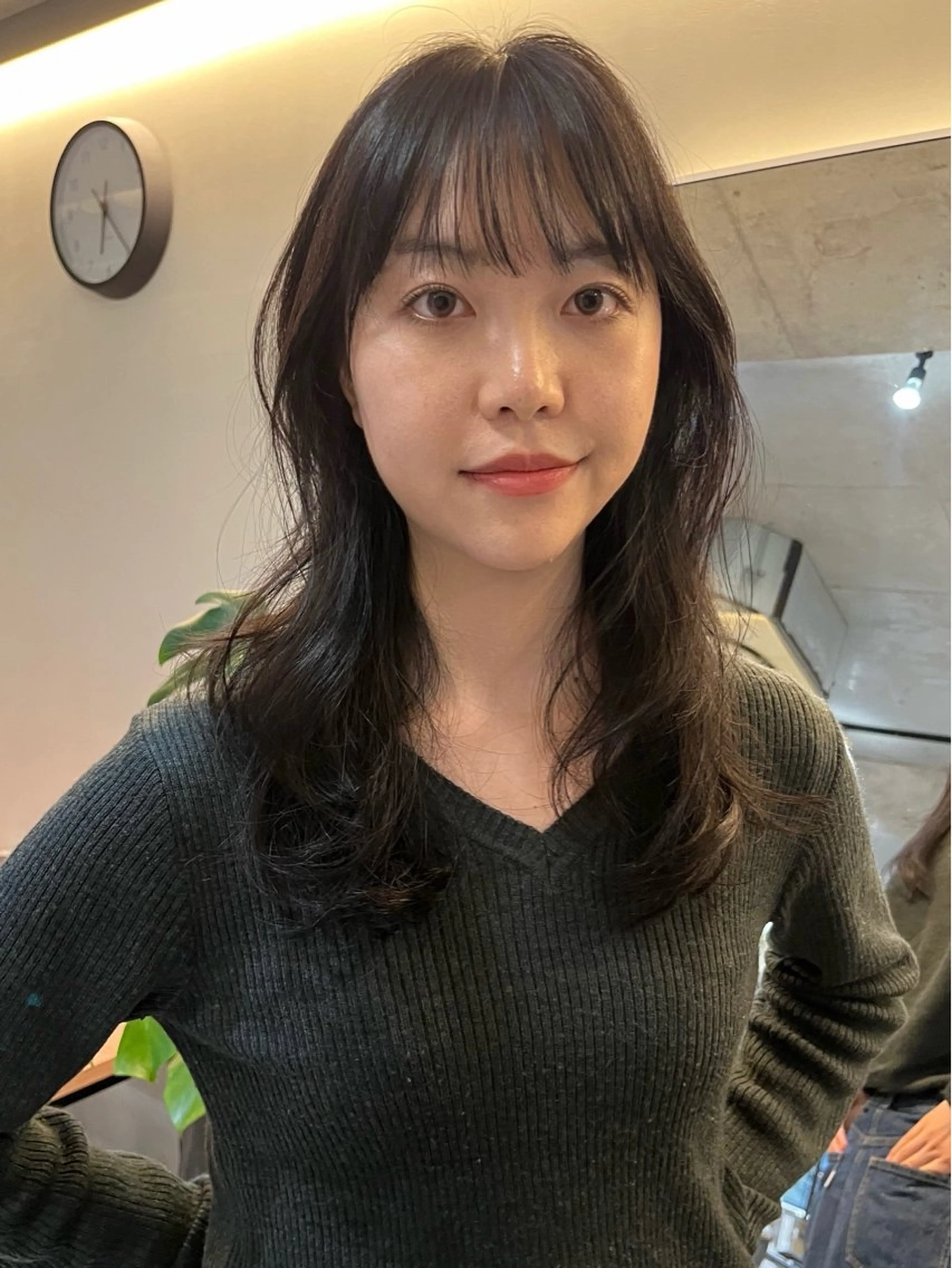 ミディアム カット レイヤーカット\ウル フ　chinatsuのヘアスタイル