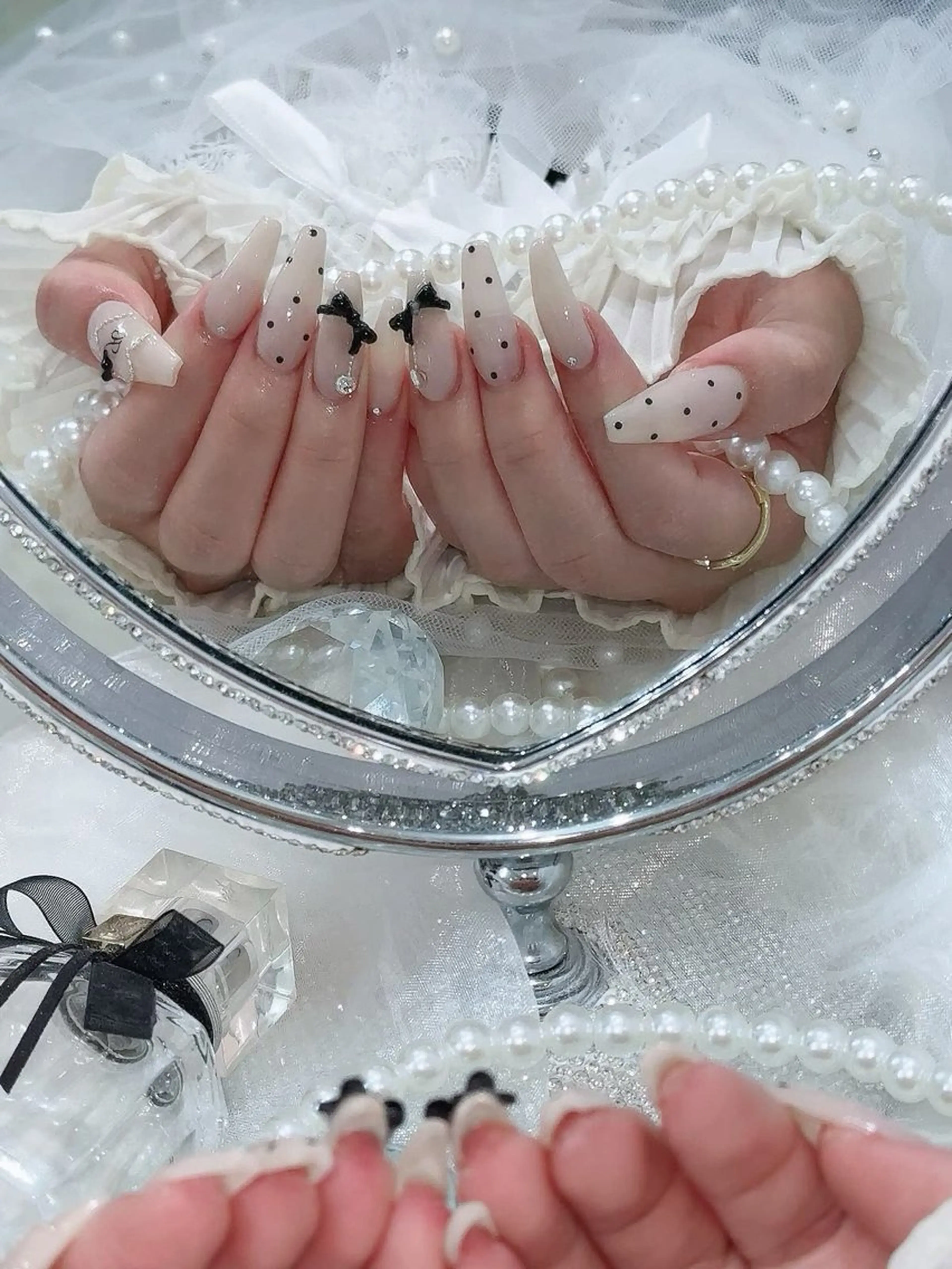 ネイル フレンチネイル キラキラネイル 韓国ネイル シンプルネイル ワンホンネイル ハンドネイル MEI Nailのネイルデザイン