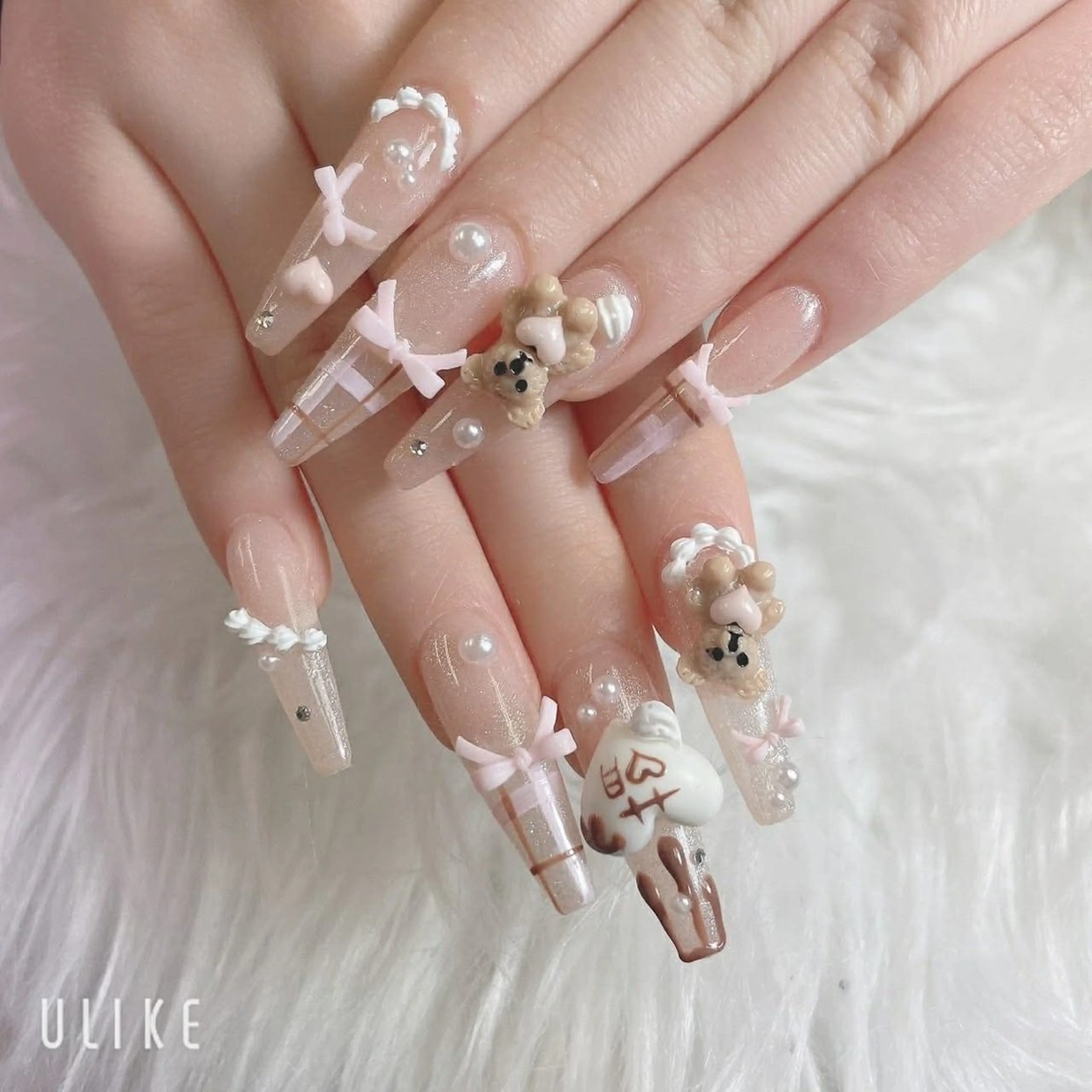 ネイル アートネイル オーロラネイル チークネイル 長さ出し フットネイル ハンドネイル ハンドケア Mio_ Noiranailのネイルデザイン