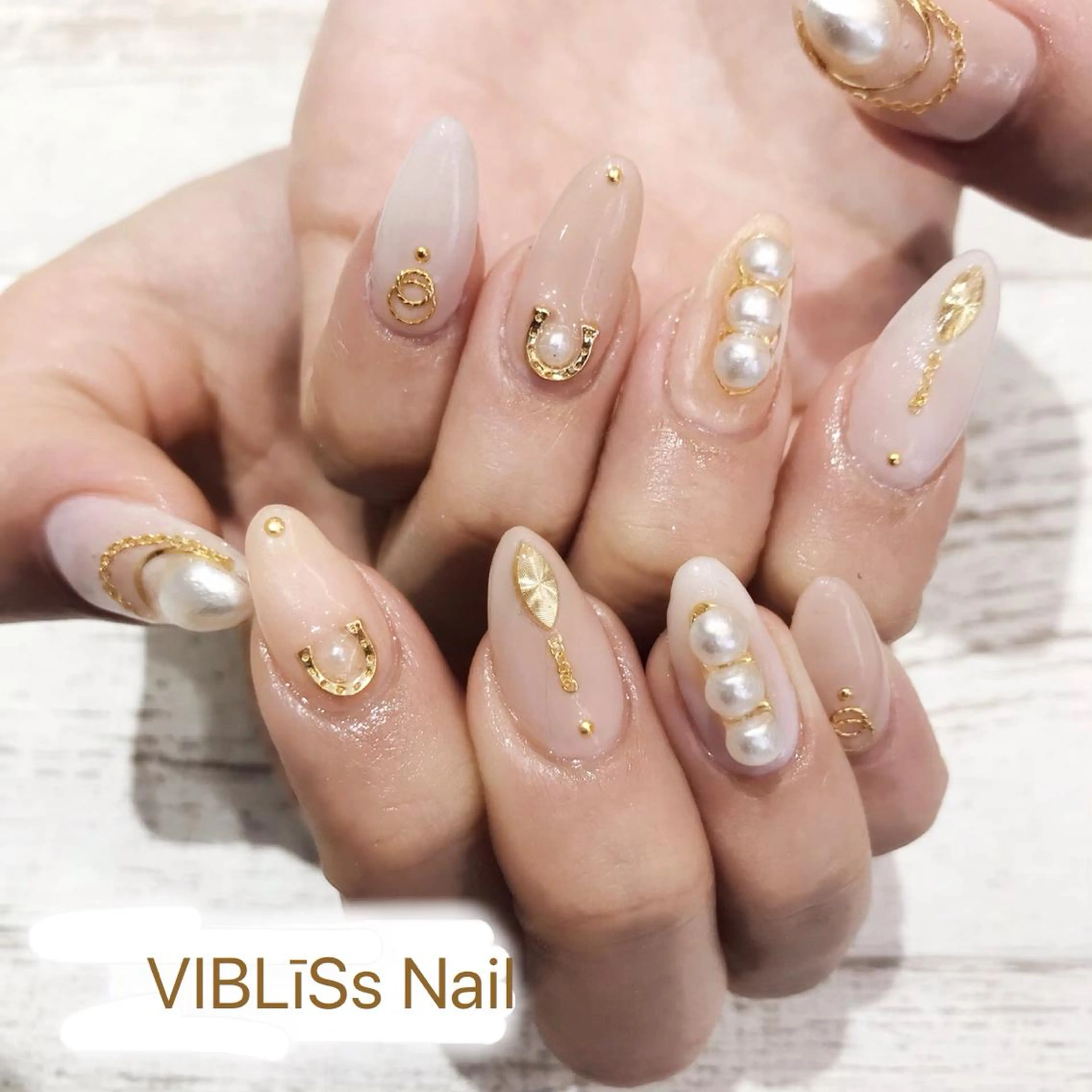 ネイル VIBLīSs nailのネイルデザイン