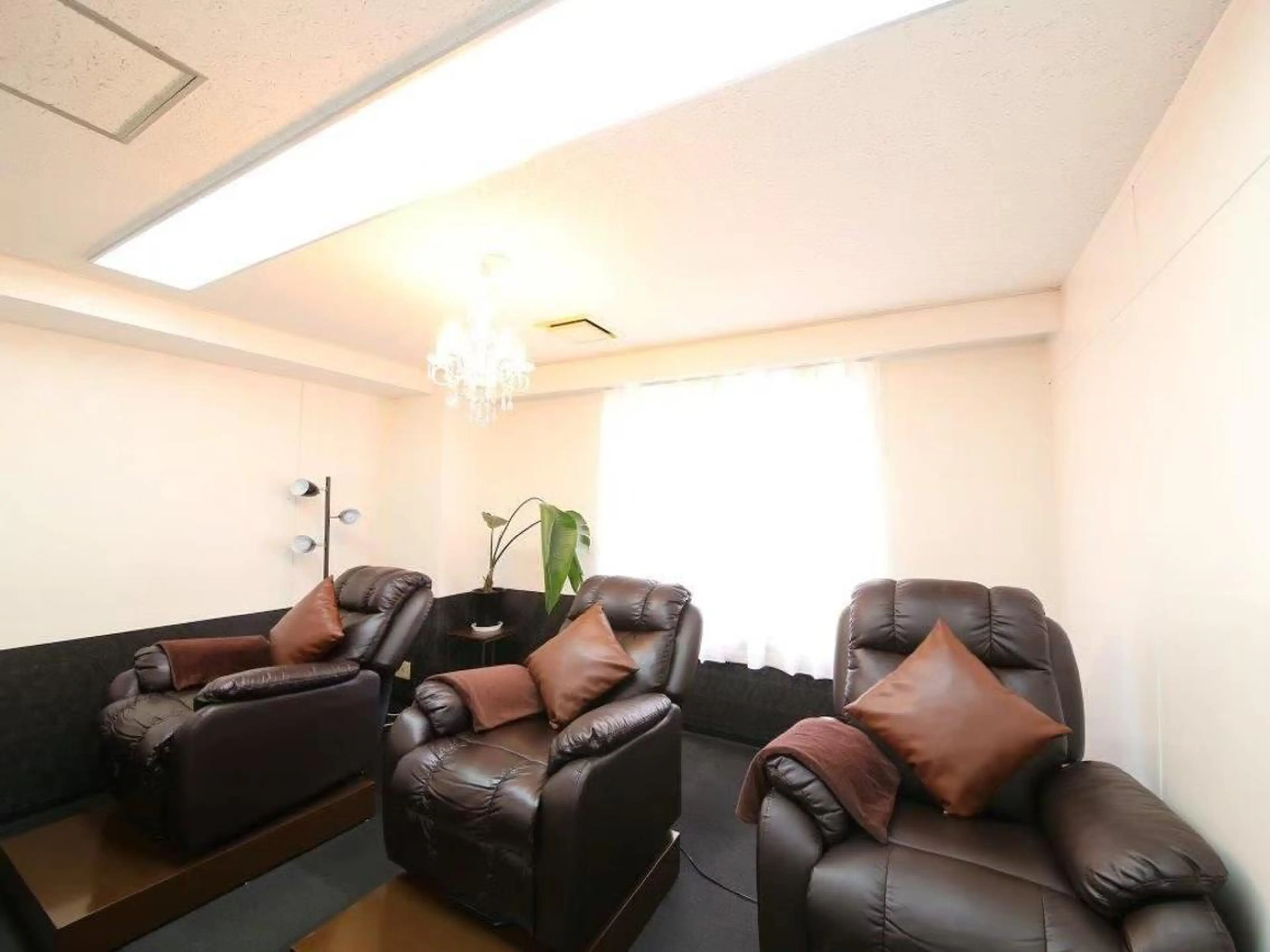 株式会社GRAND LINEのマツエク・マツパデザイン