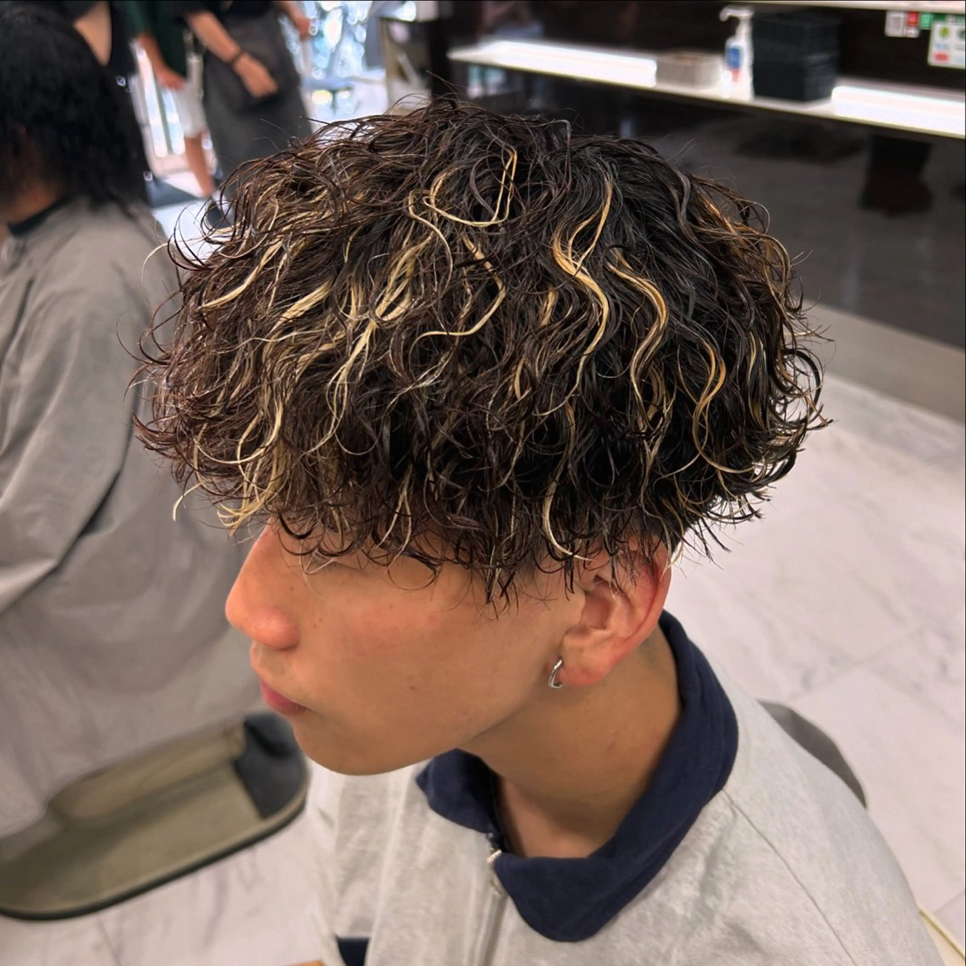 ショート パーマ メンズ メンズパーマ 波巻きパーマ カット パーマ トリートメント メンズパーマ 💈後閑和真💈のヘアスタイル