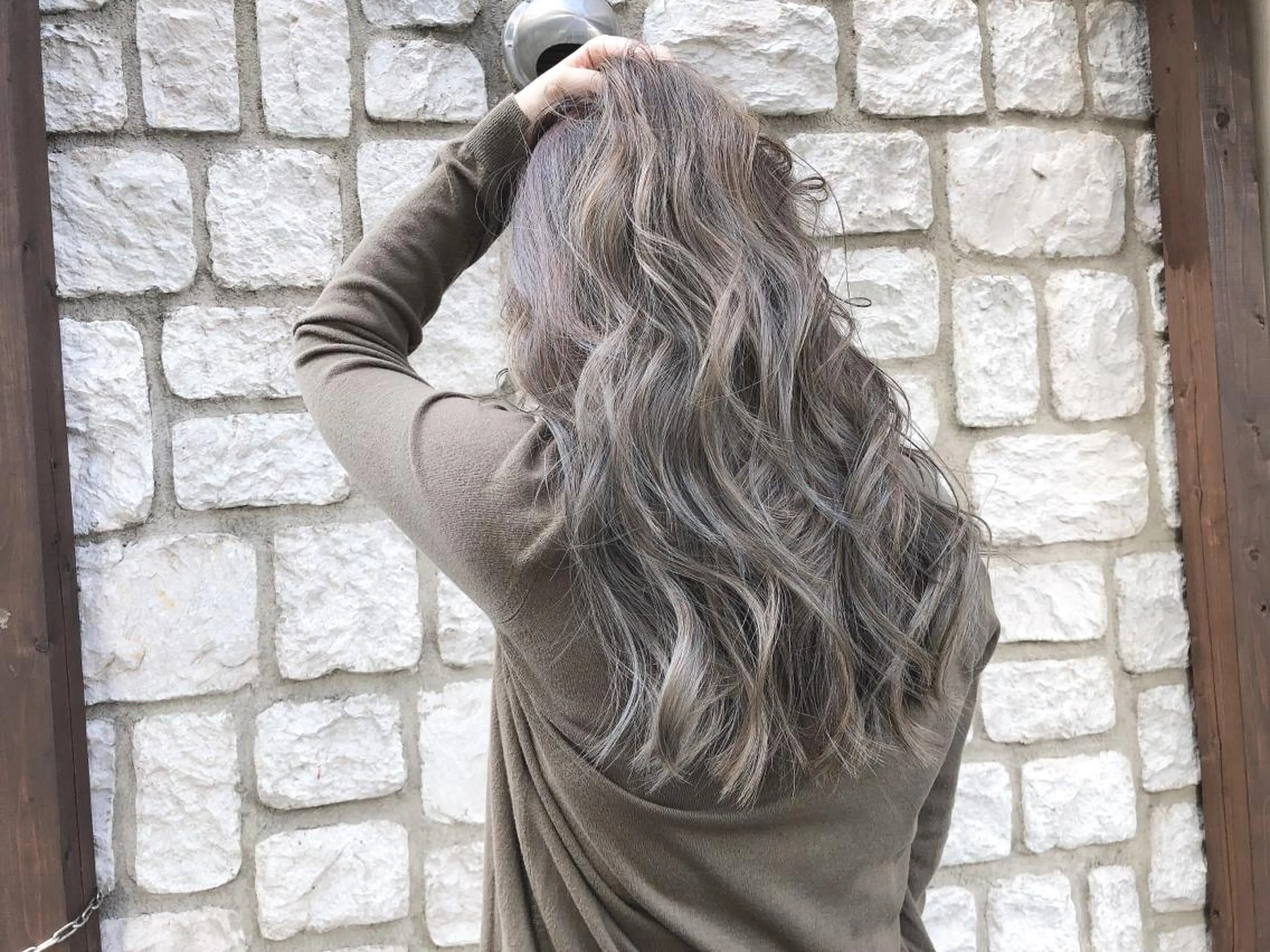 ロング カラー パーマ ヘアアレンジ メンズ キッズ ネイル マツエク・マツパ メンズバレイヤージュ アッシュ バレイヤージュ レイヤーカット カット ヘアカラー トリートメント 髪質改善/透明感 OAK兵庫のヘアスタイル