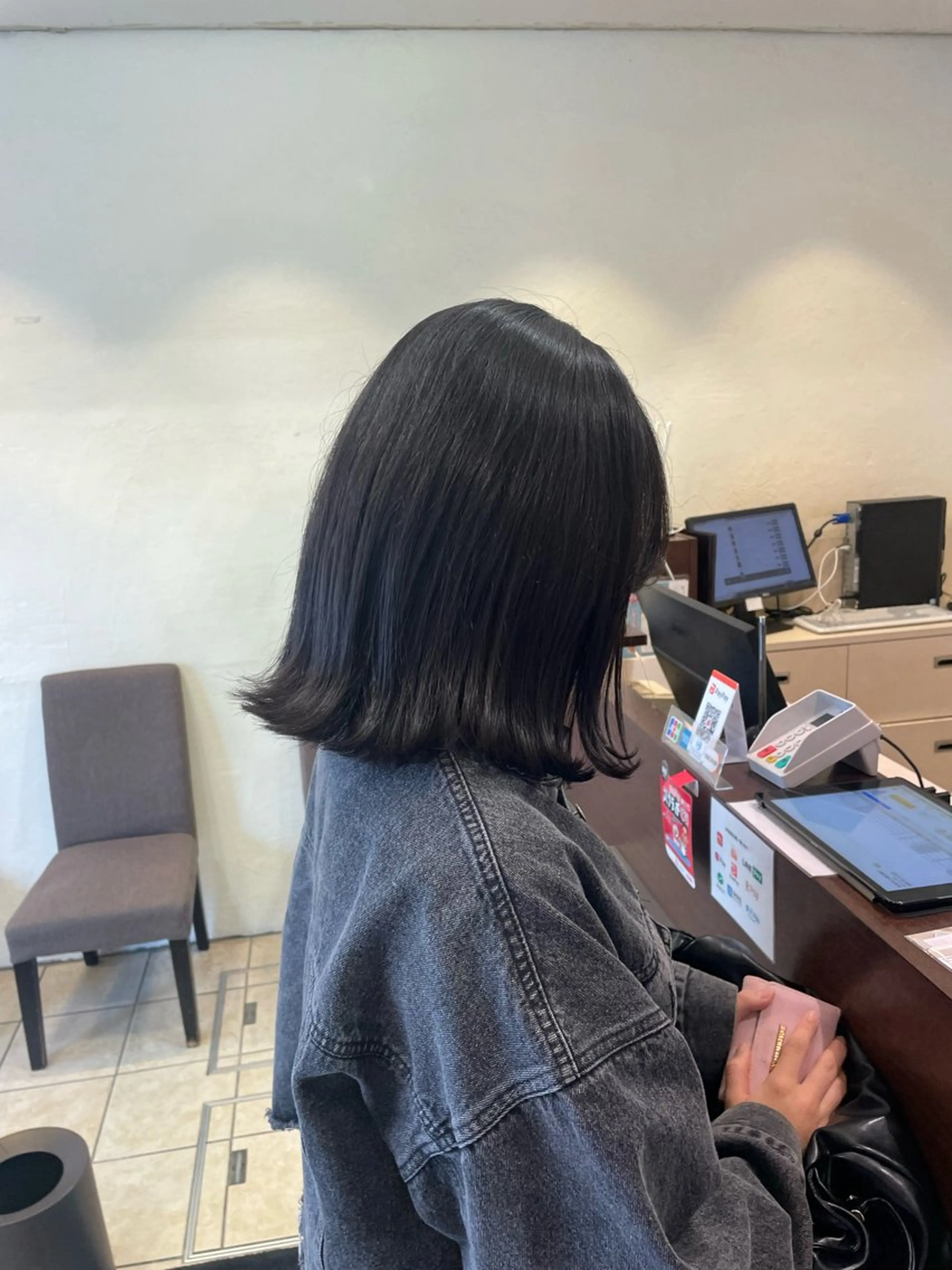 セミロング カット ヘアカラー 桑田 新菜のヘアスタイル