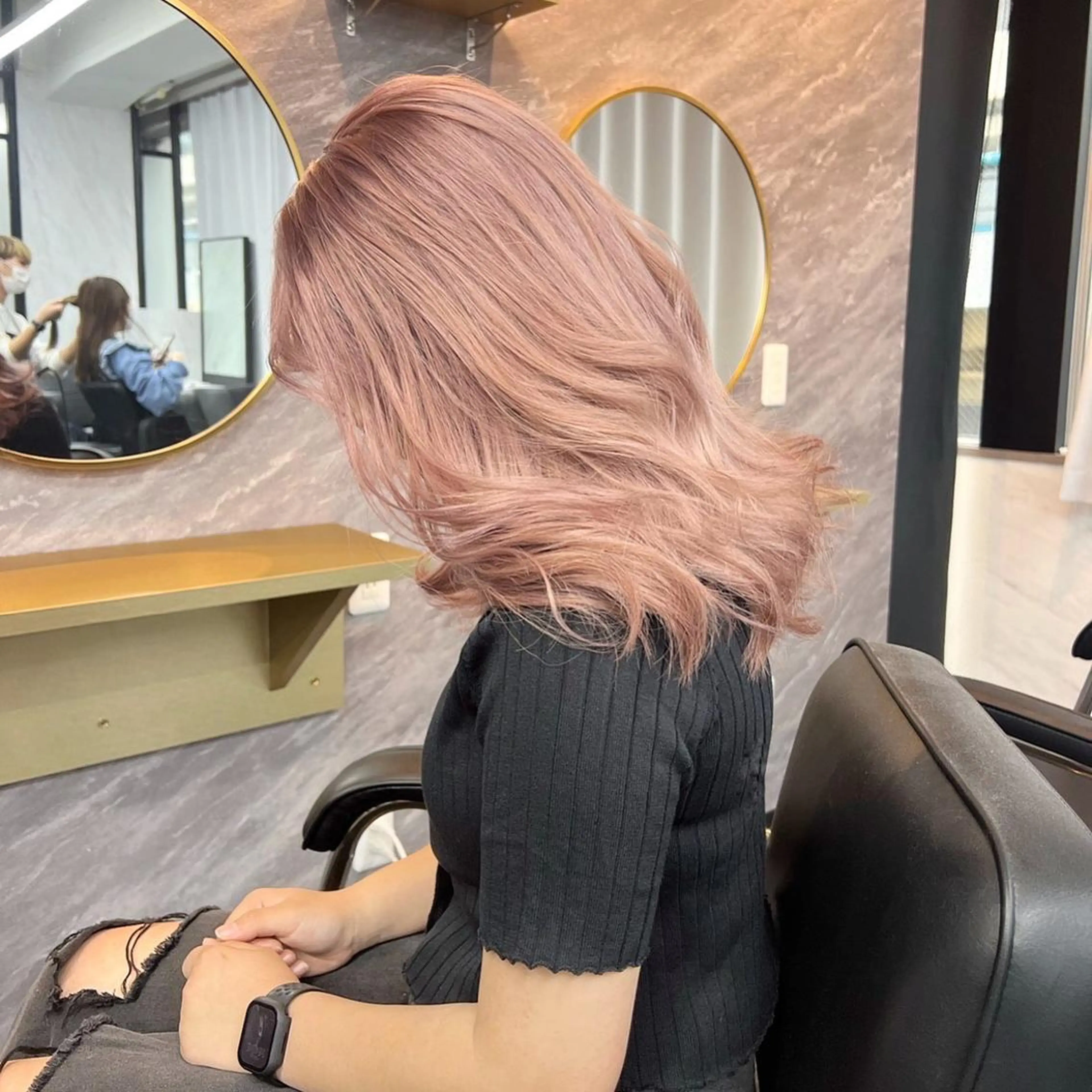 セミロング カラー assistant REIのヘアスタイル