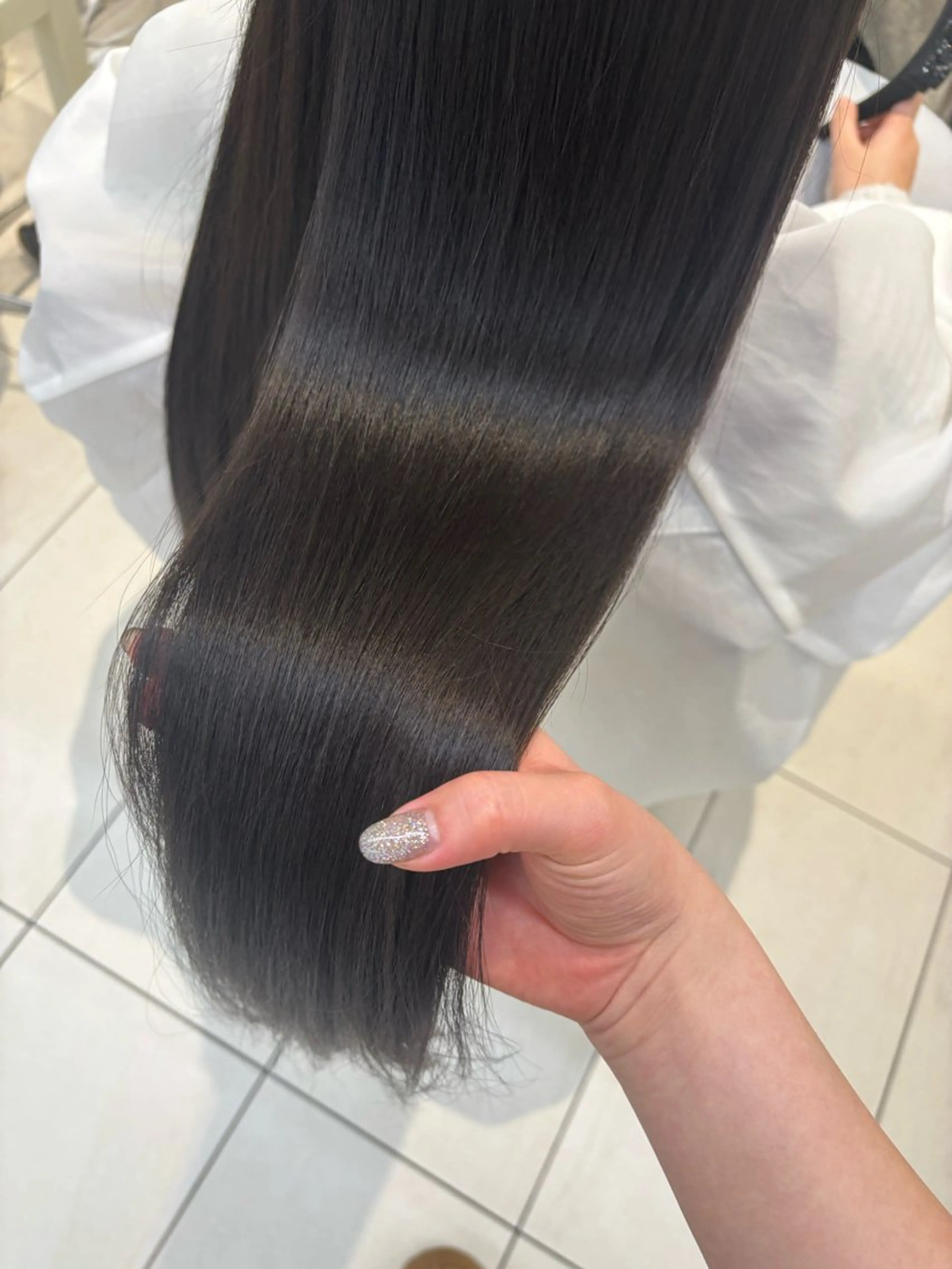 セミロング カラー 透明感カラー トリートメント かなこ／重めレイヤー ／透明感カラーのヘアスタイル