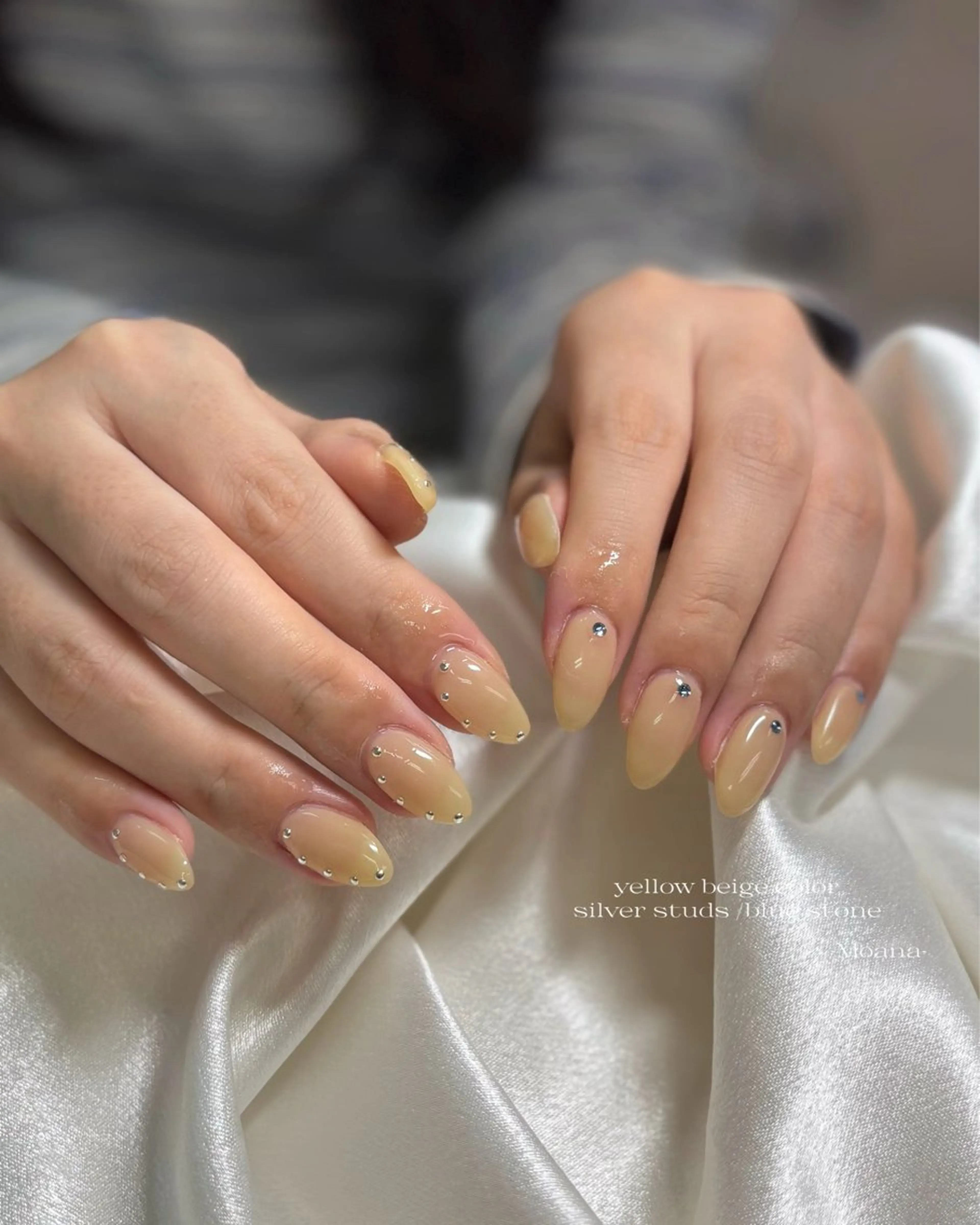 ネイル 持ち込み ワンカラーネイル シンプルネイル ストーンネイル 黄色 Moana nail Hiyoriのネイルデザイン